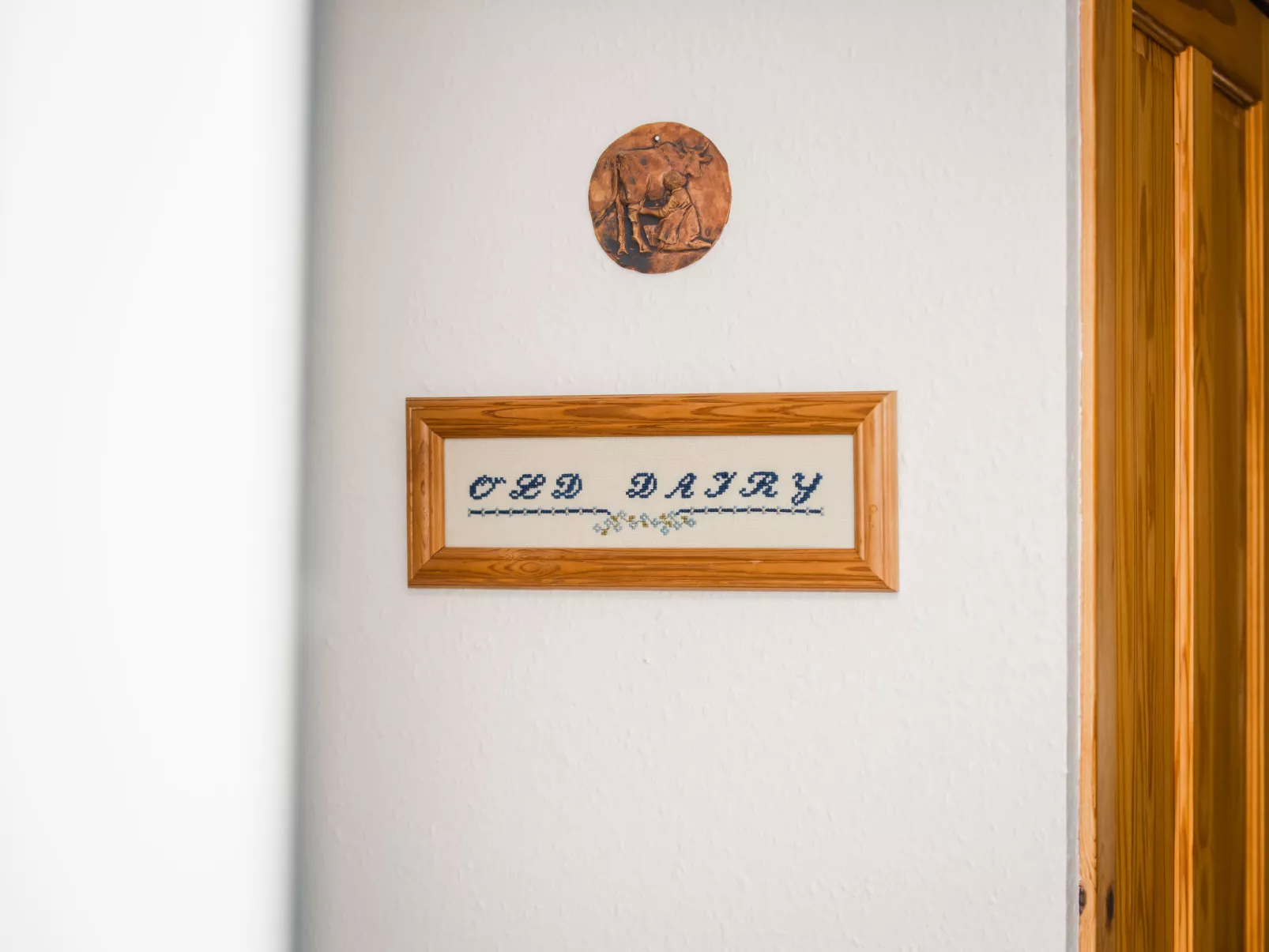 Old Dairy on Aigas Golf Course - Binnen