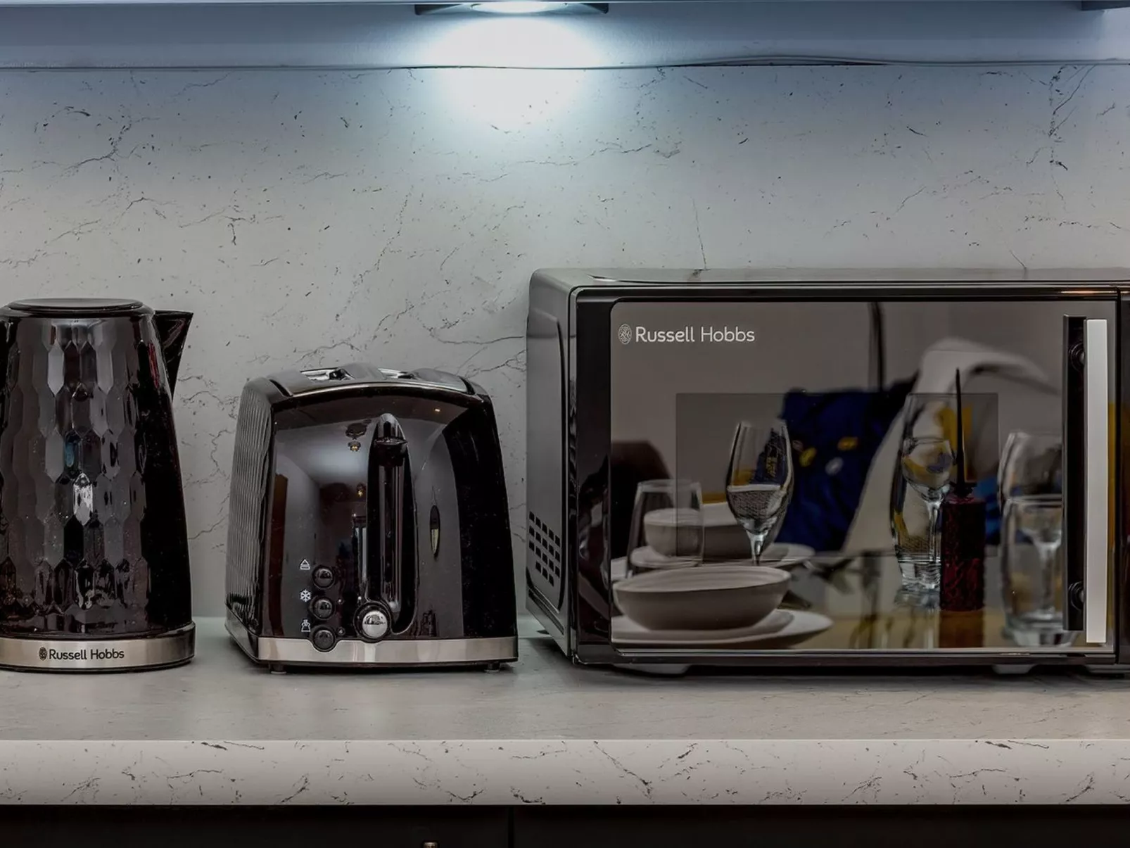 Brandneue, zentrale 2-Zimmer-Wohnung für 6 Gäste - Binnen