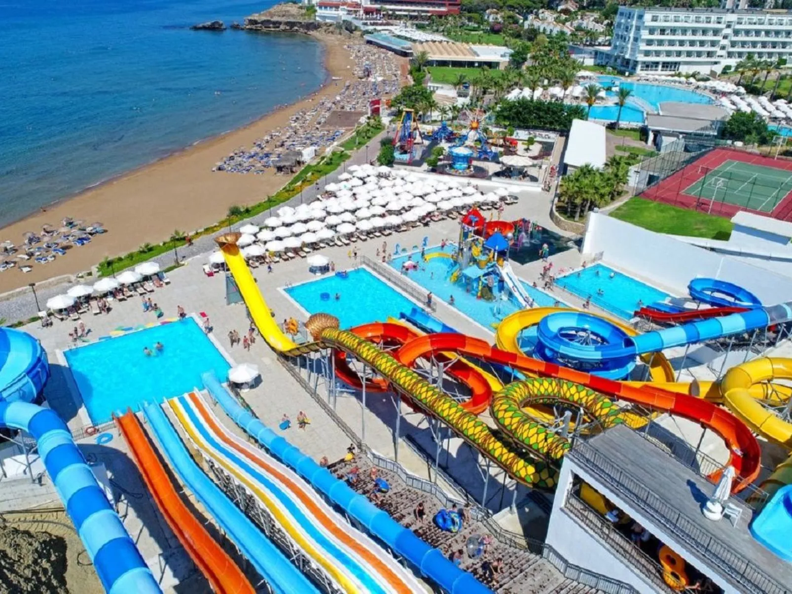 Villa "Meerblick" mit Infinity-Pool - Buiten