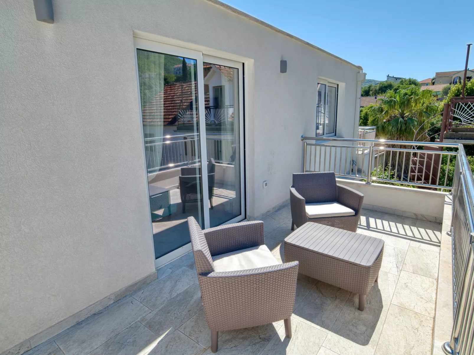 Ljubica Superior 3-Zimmer-Apartment mit Meerblick - Buiten