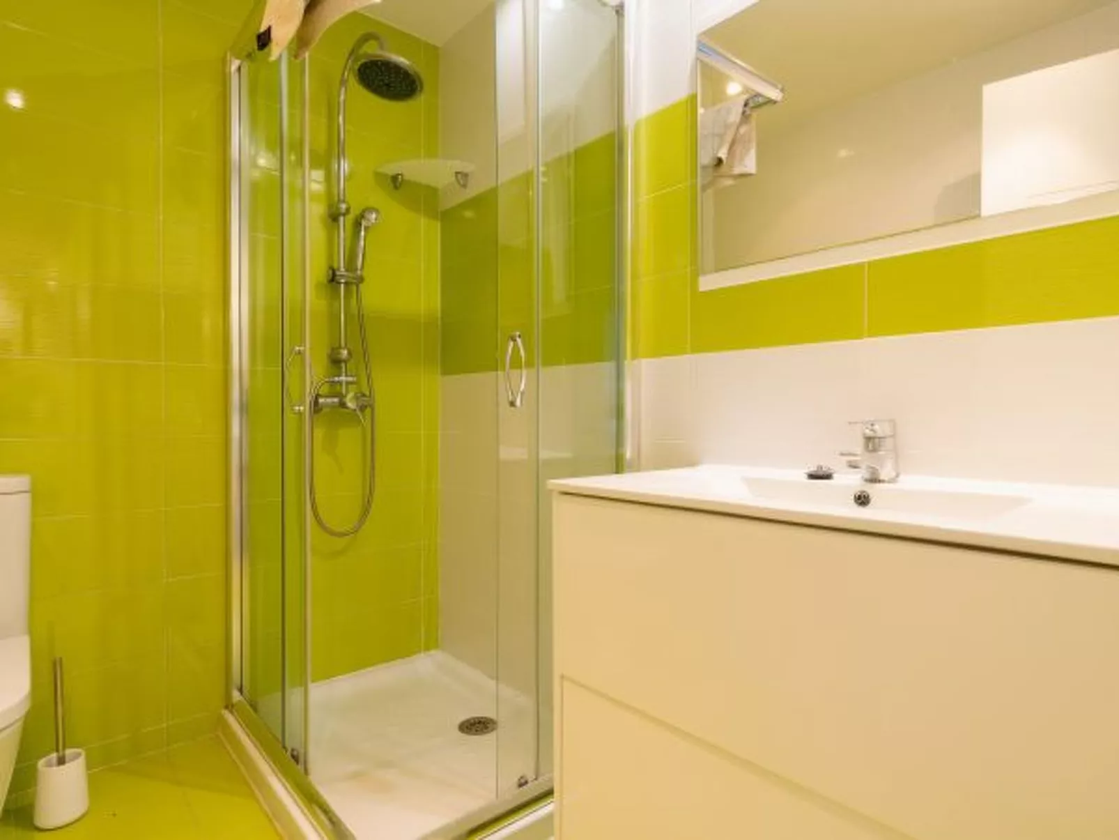 Beachside apartment in Elviria, Romana Playa - Image-tags.info