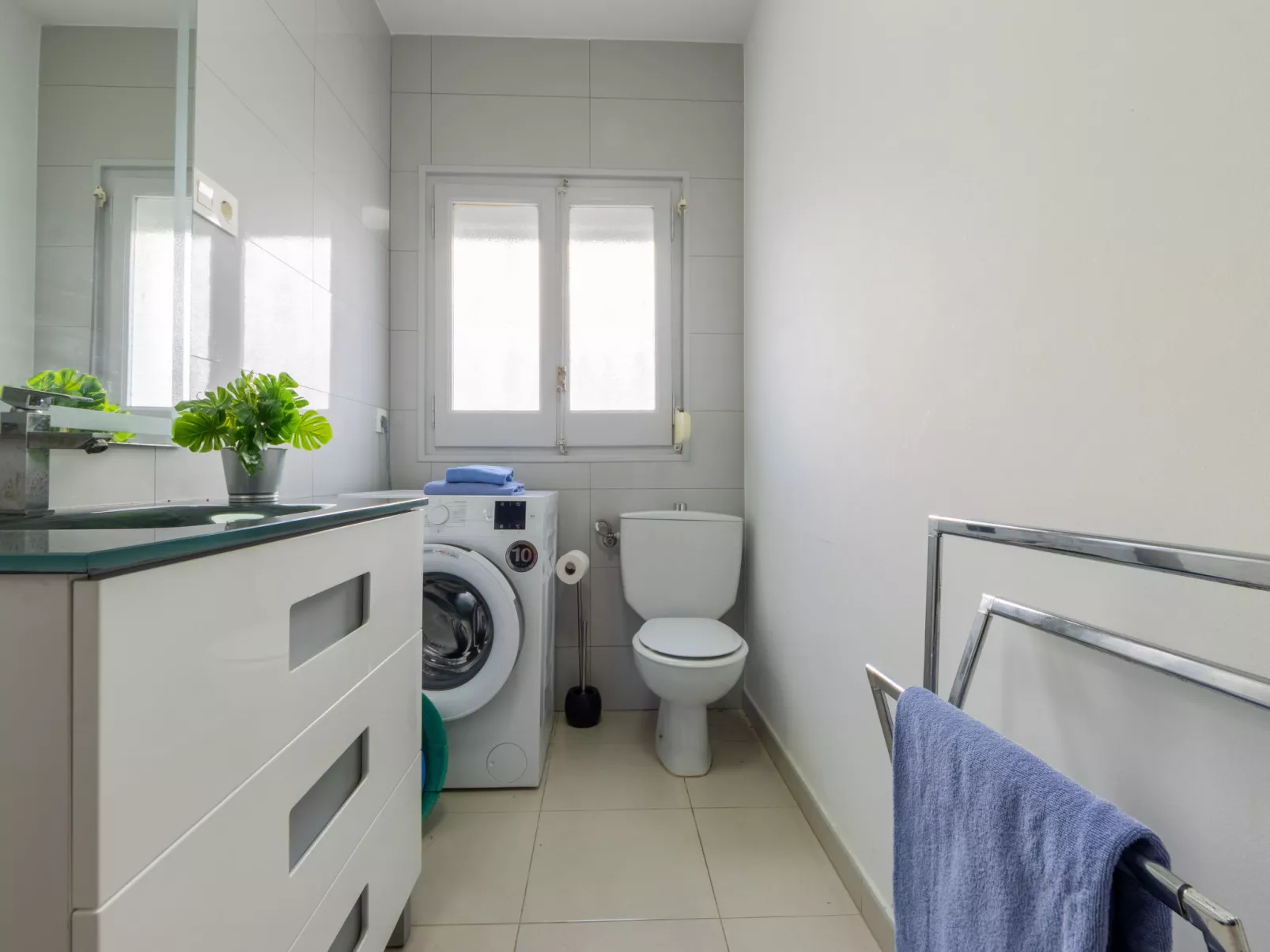 Higini Angles - Binnen