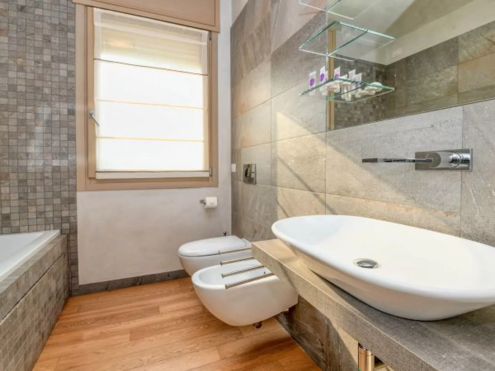 Desenzanoloft Oscar Luxury Suite - Image-tags.info