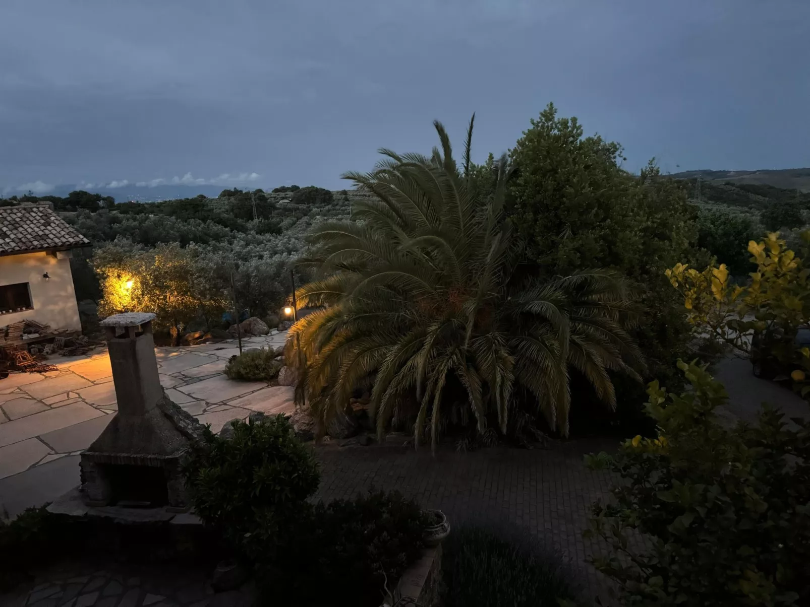 Landgut mit Blick auf das Wasser - Image-tags.info