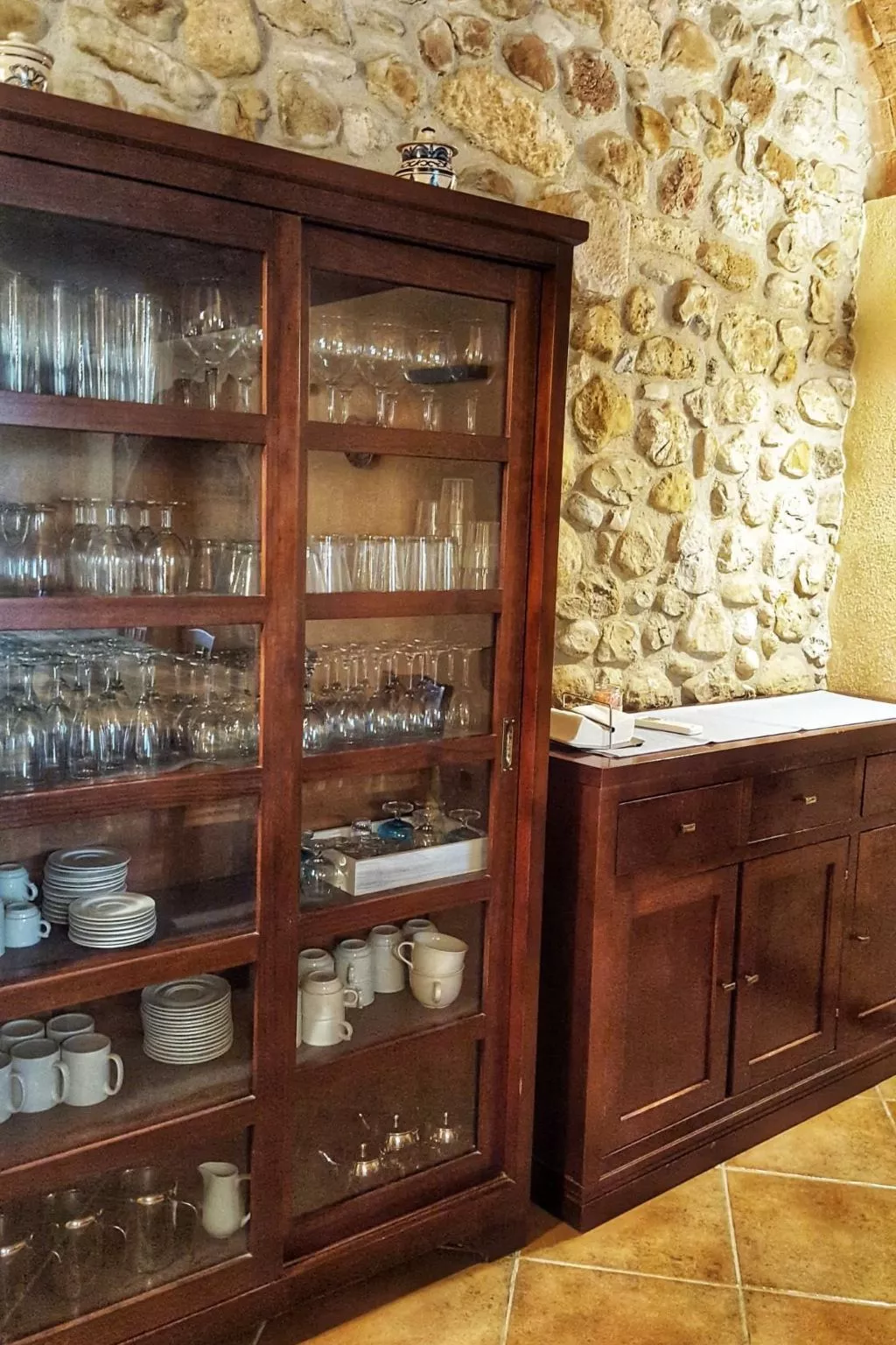 Landhaus, 8 Zimmer mit Bad, Schwimmbad, Tennis - Binnen