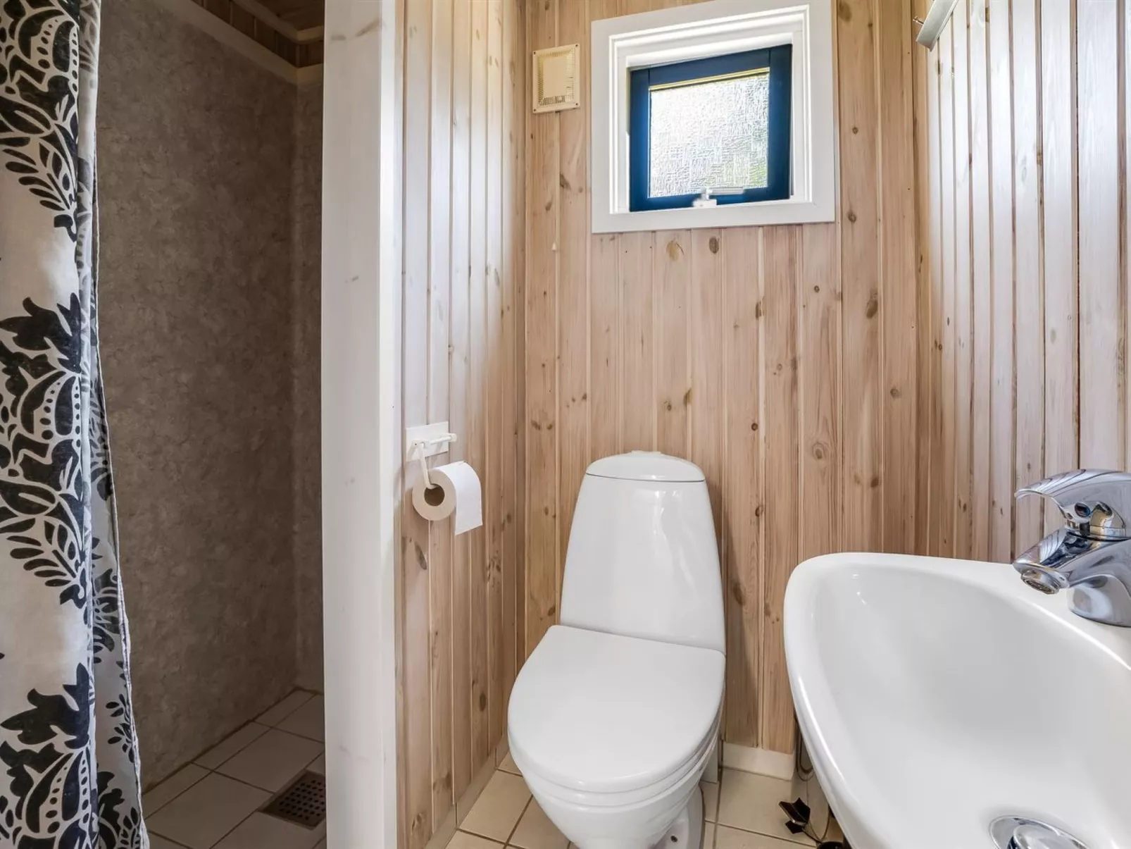 "Erle" - 990m from the sea - Binnen