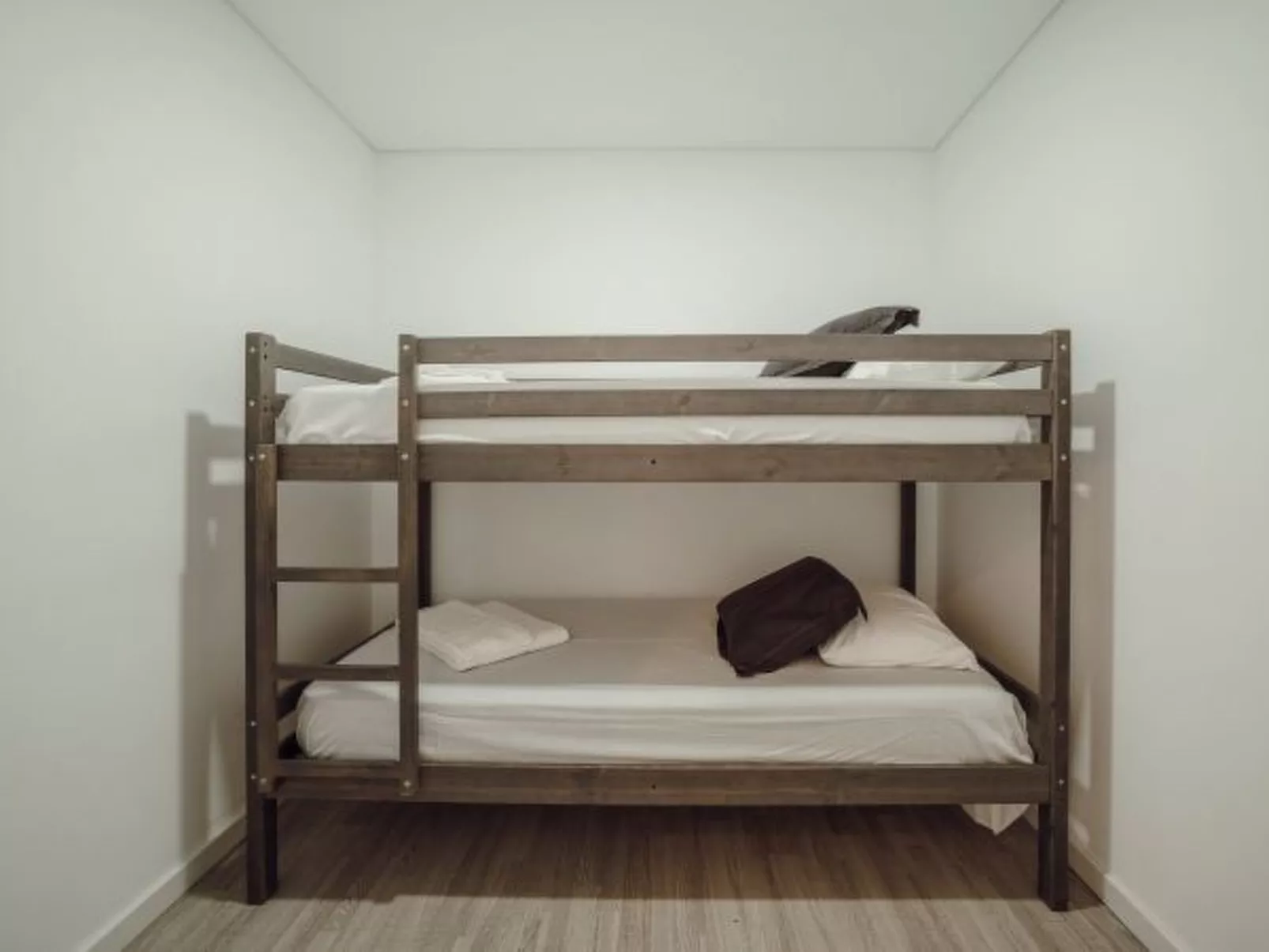 GAIA TERRACE with ELEVATOR by VACATIONY - Binnen