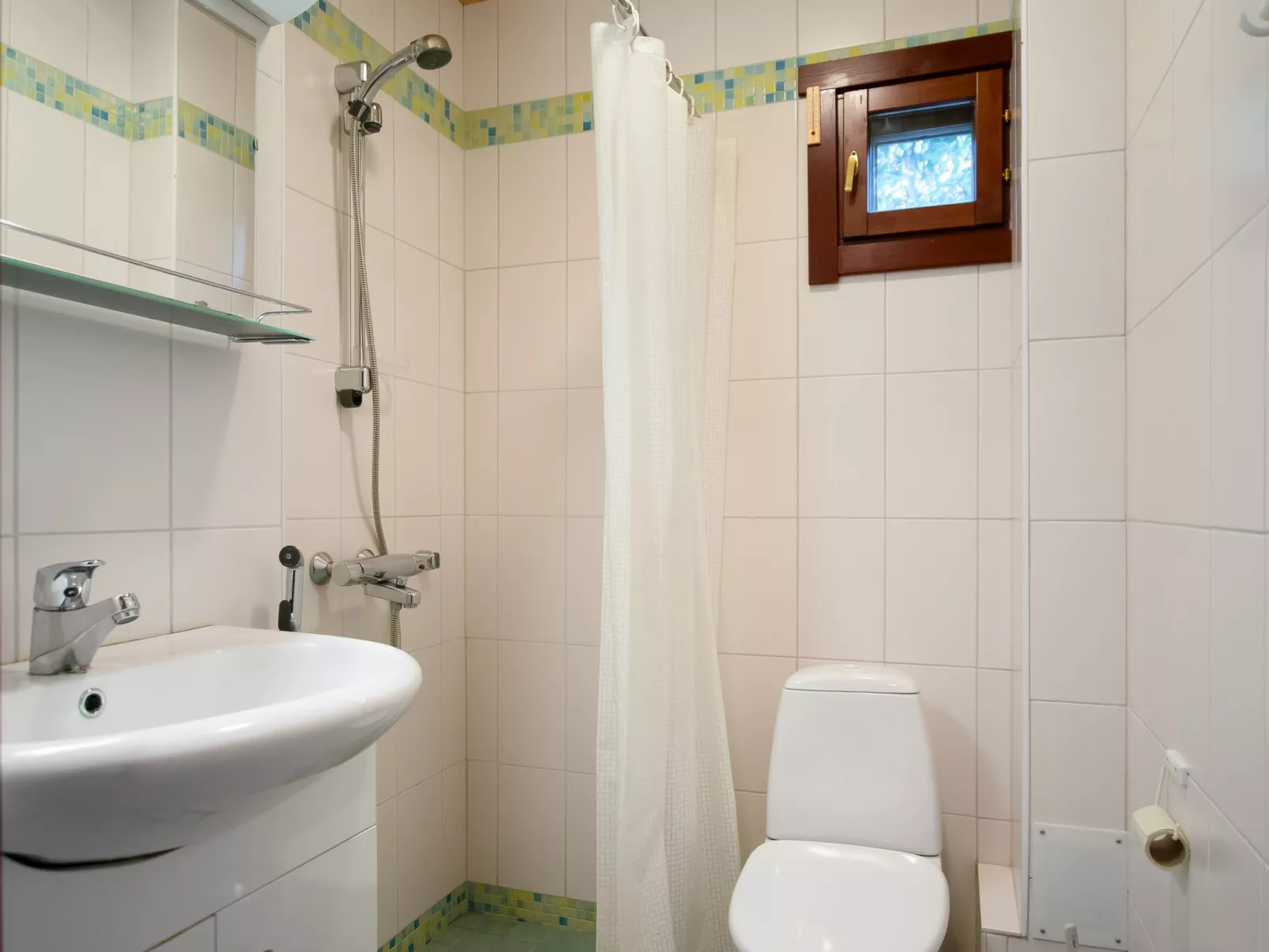 Tiirinniemi 27 a - Binnen