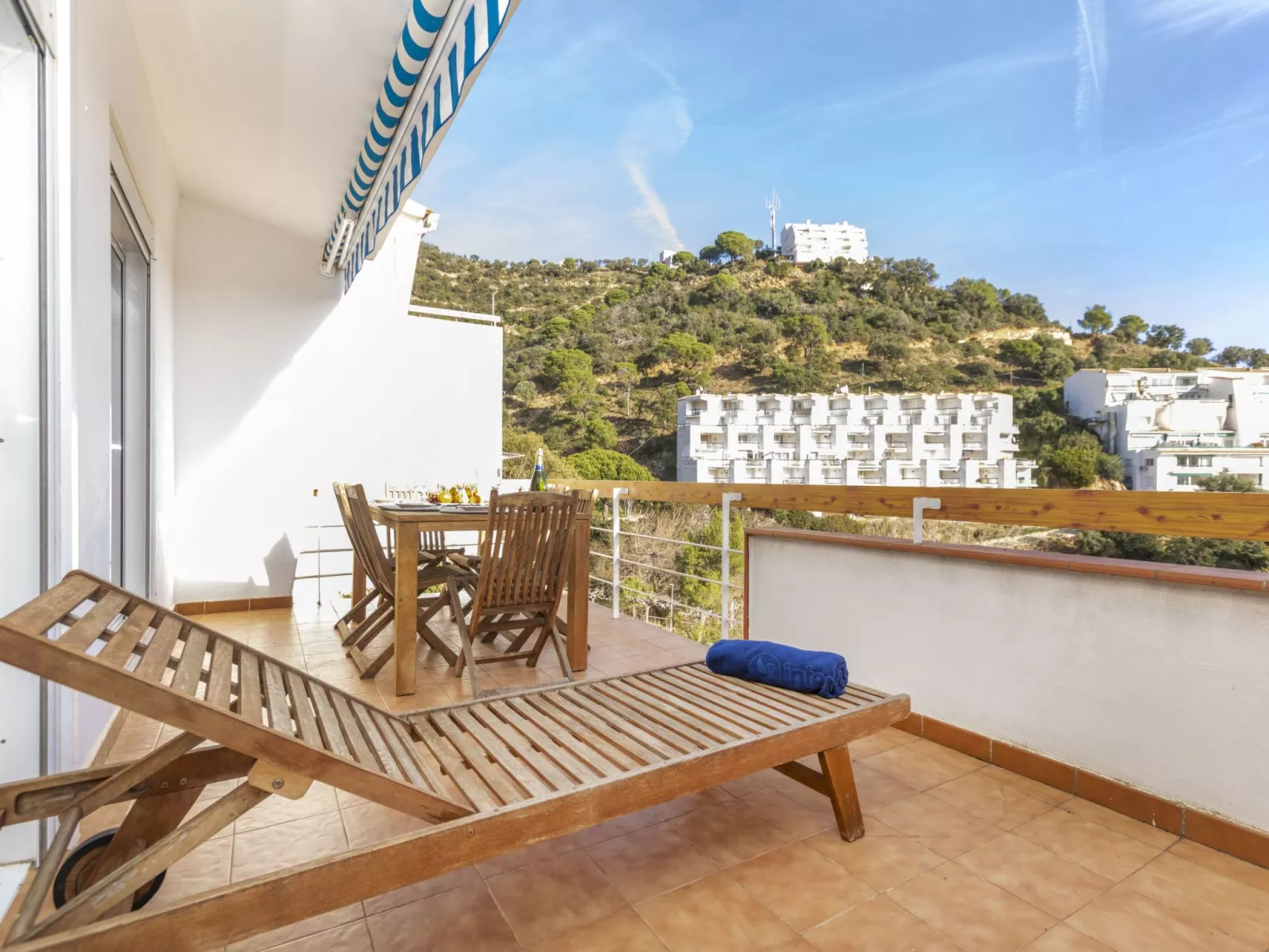 Miramar Salions - Buiten