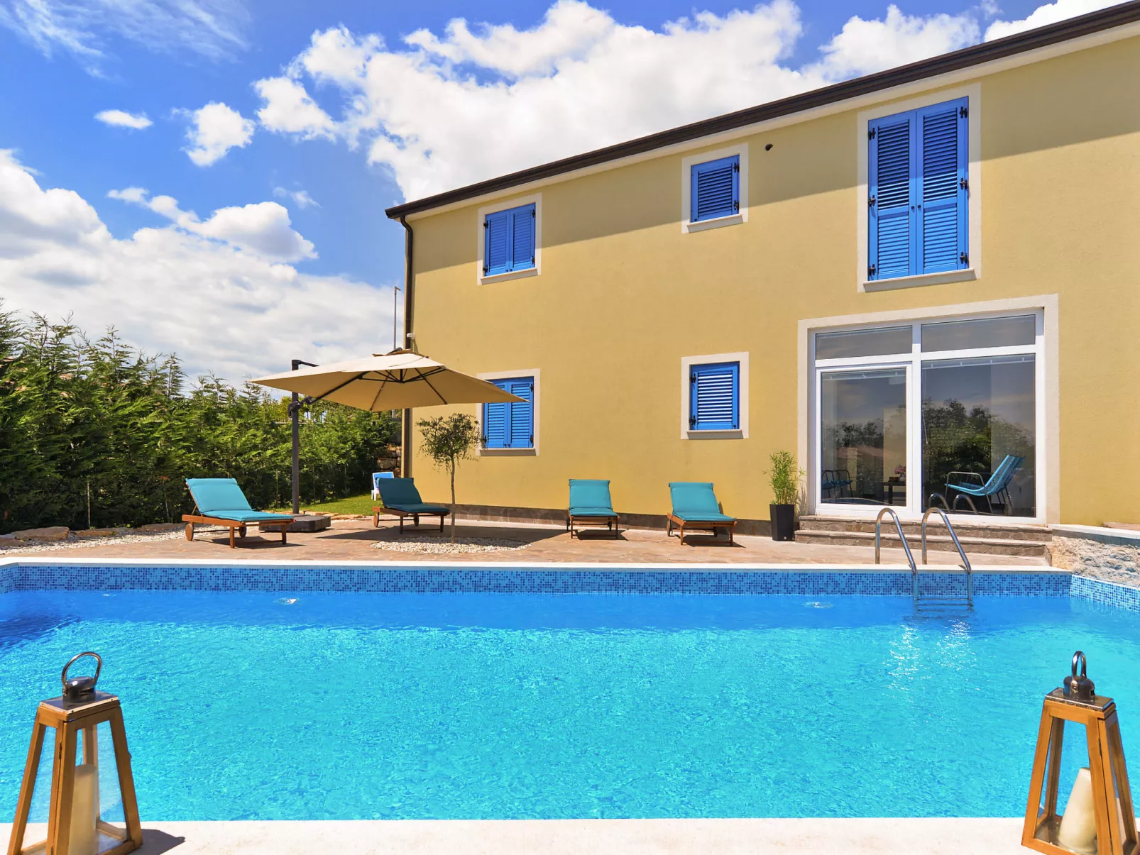 Villa 1519 - Image-tags.info