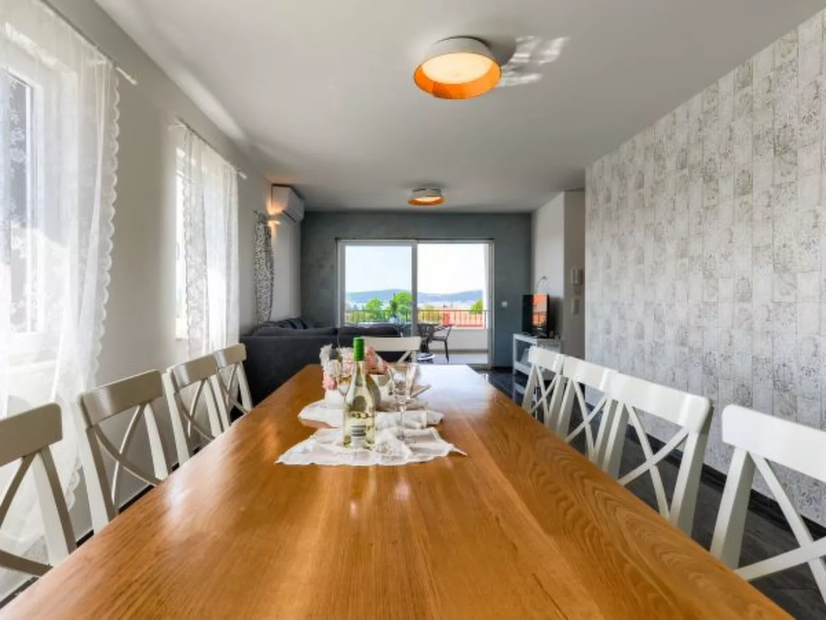 Villa Azzuro with jacuzzi and pool - Image-tags.info