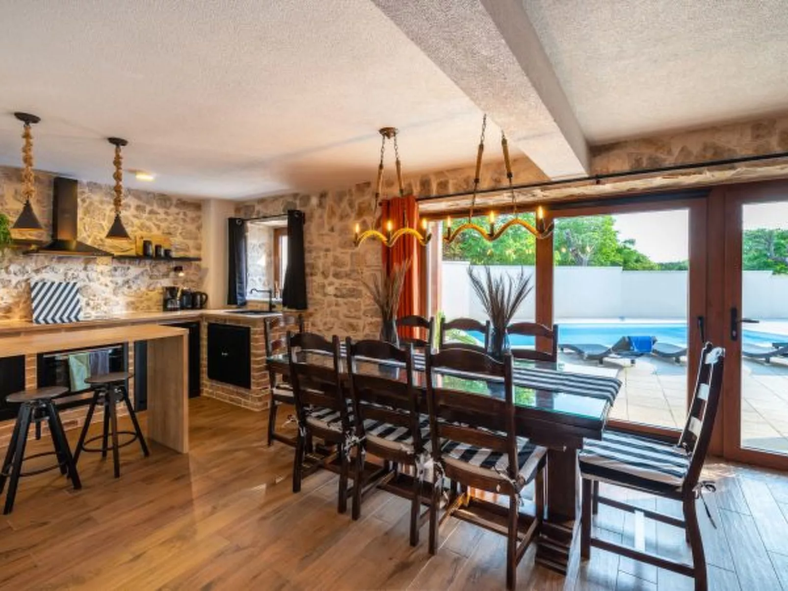 Villa Miandri with heated pool - Image-tags.info