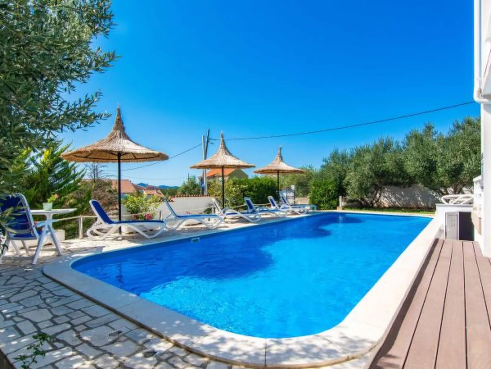 Villa Annamaria with large pool, Zadar - Image-tags.info