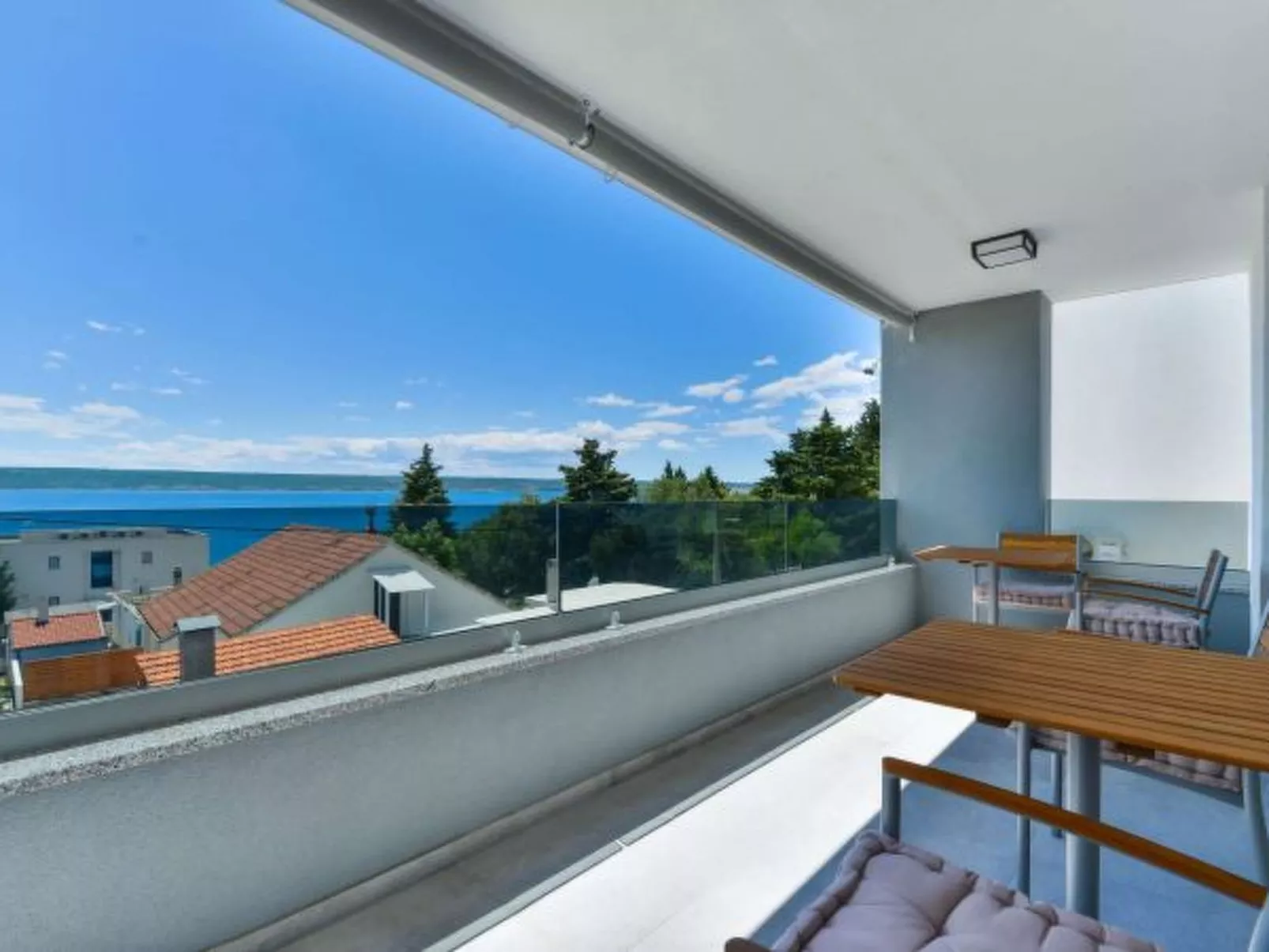 Modern Villa Futura with pool - Buiten