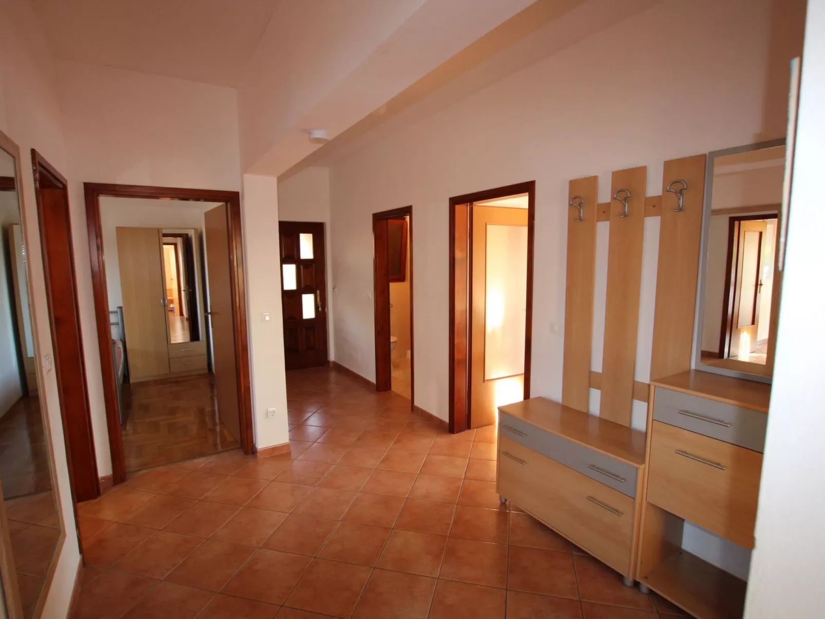 Villa Neela / HR-11039-01 - Image-tags.info