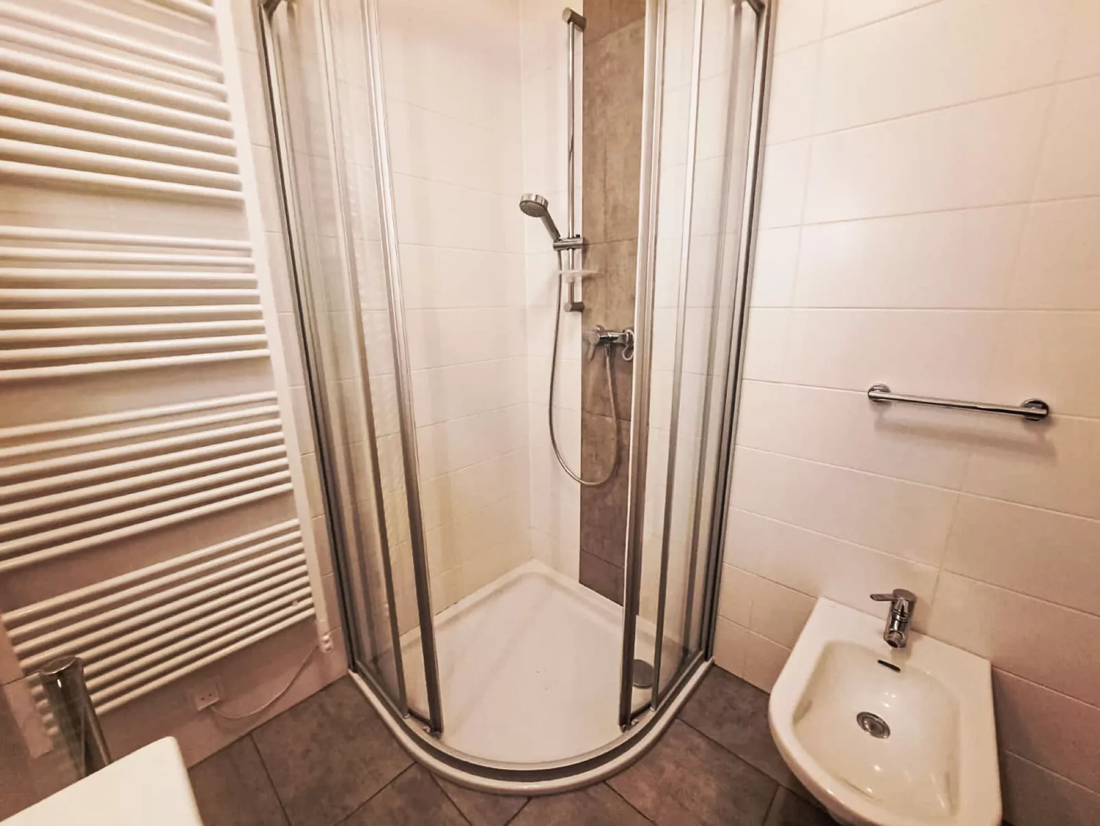 Dr. Adler Top 2 - Binnen