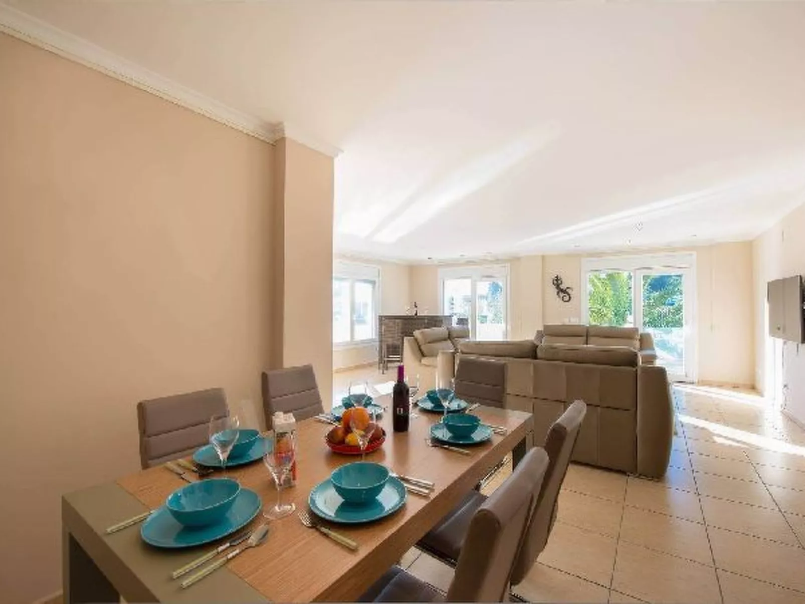 Villa Malibu - PlusHolidays - Image-tags.info