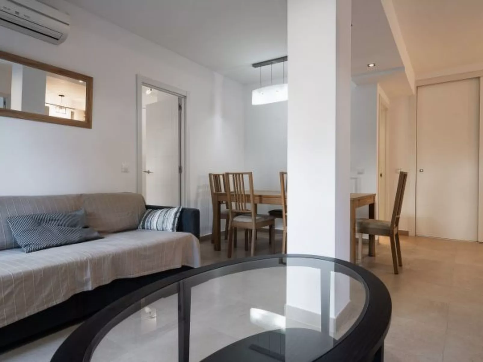 Beachside apartment in Elviria, Romana Playa - Image-tags.info