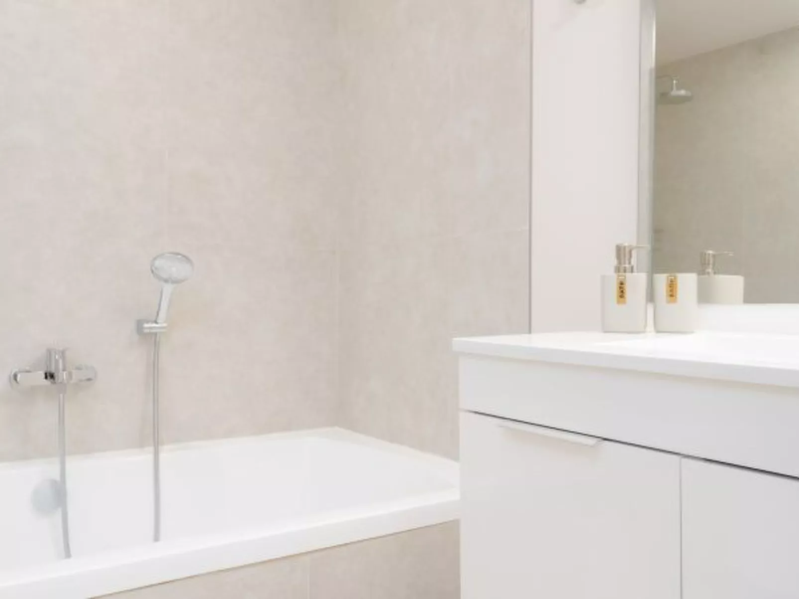 Jardinana - apartment with two bedrooms close to b - Image-tags.info