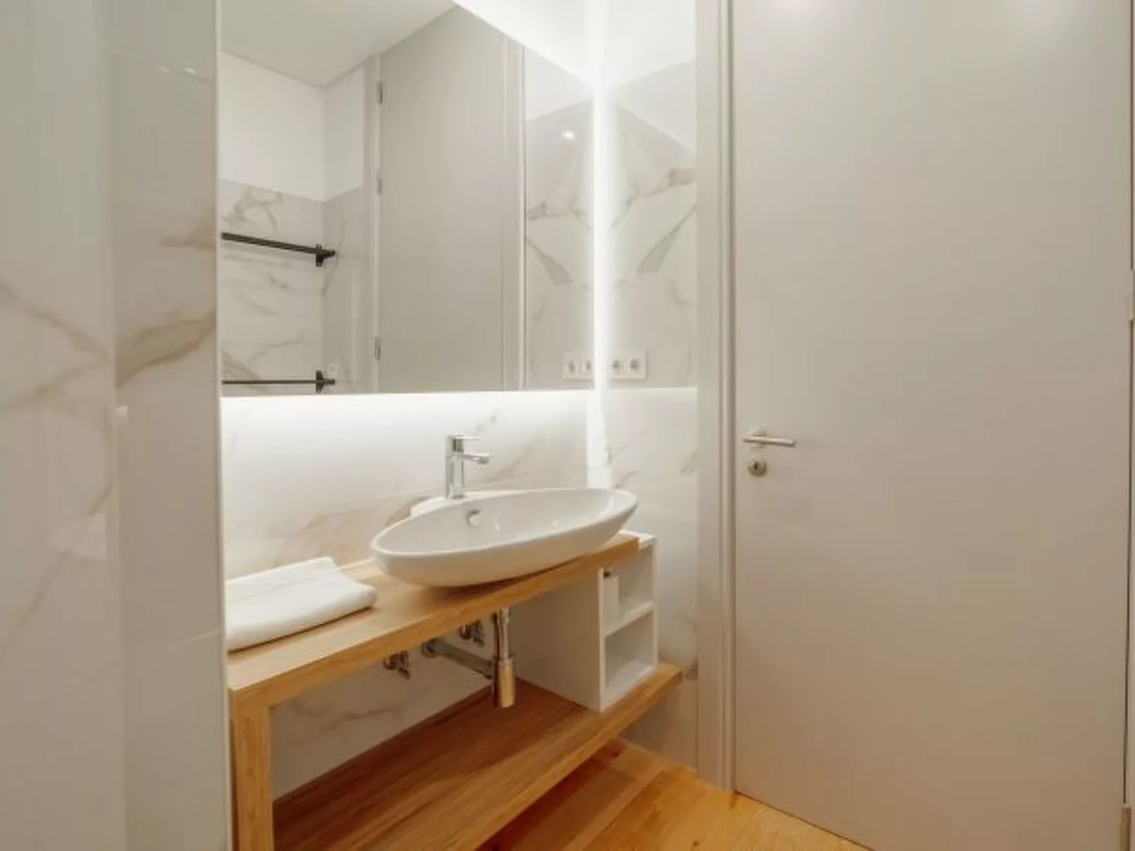 HEART OF PORTO APARTMENT E DUPLEX by VACATIONY - Binnen