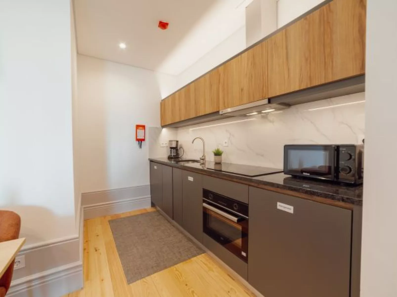 HEART OF PORTO APARTMENT F DUPLEX by VACATIONY - Binnen