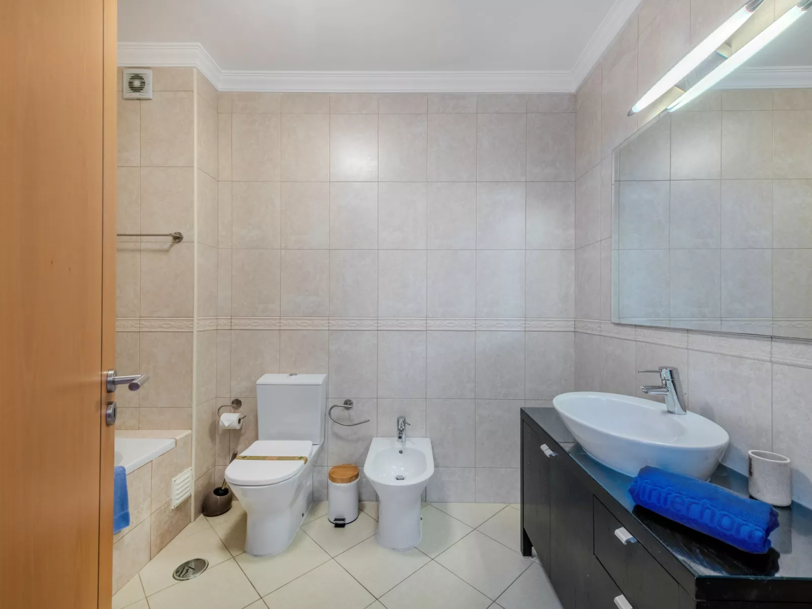 Cristina Inn - Binnen