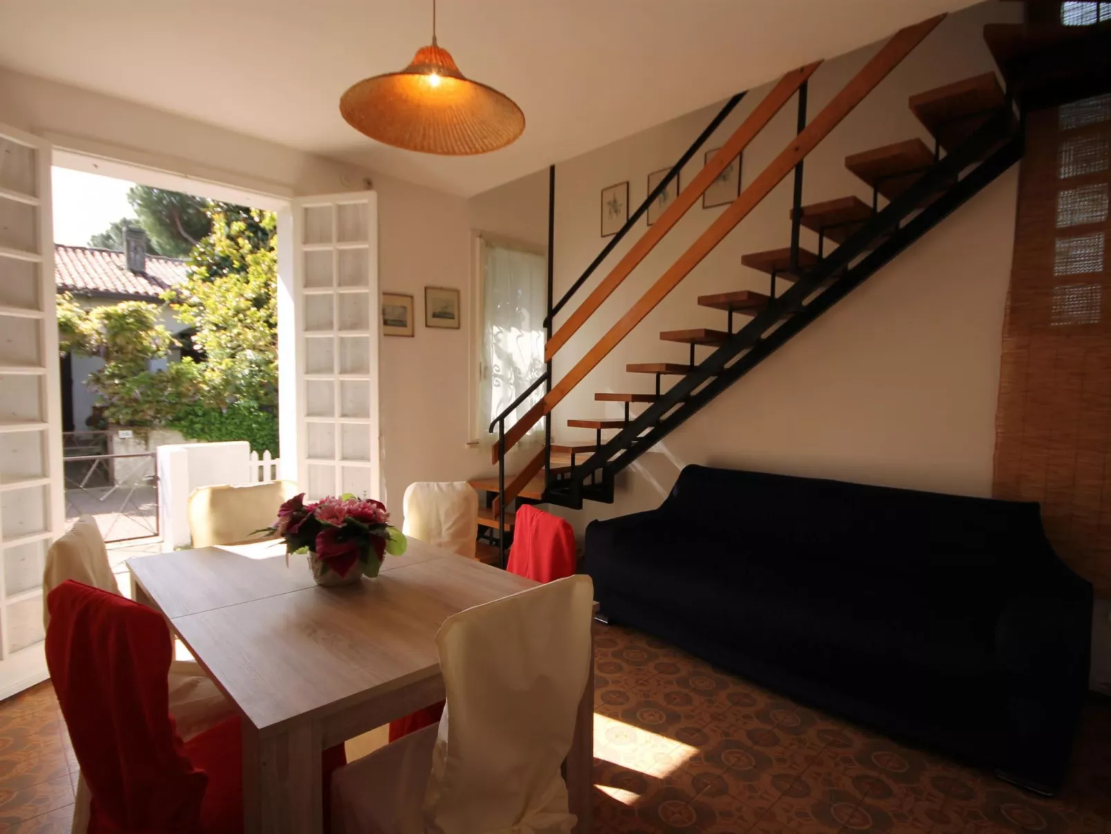 Cottage mit großem Garten, Klima, 6 Gäste - Binnen