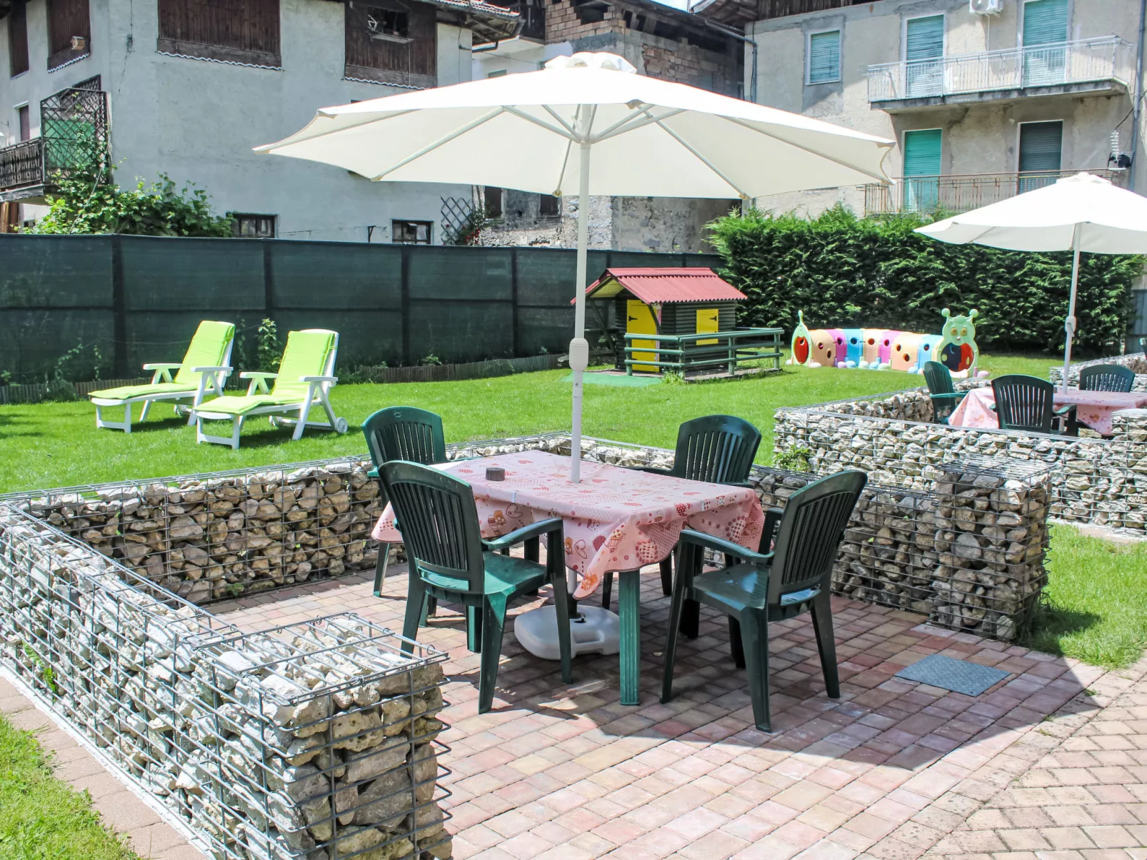 Apartments Lilia n°1 - Buiten