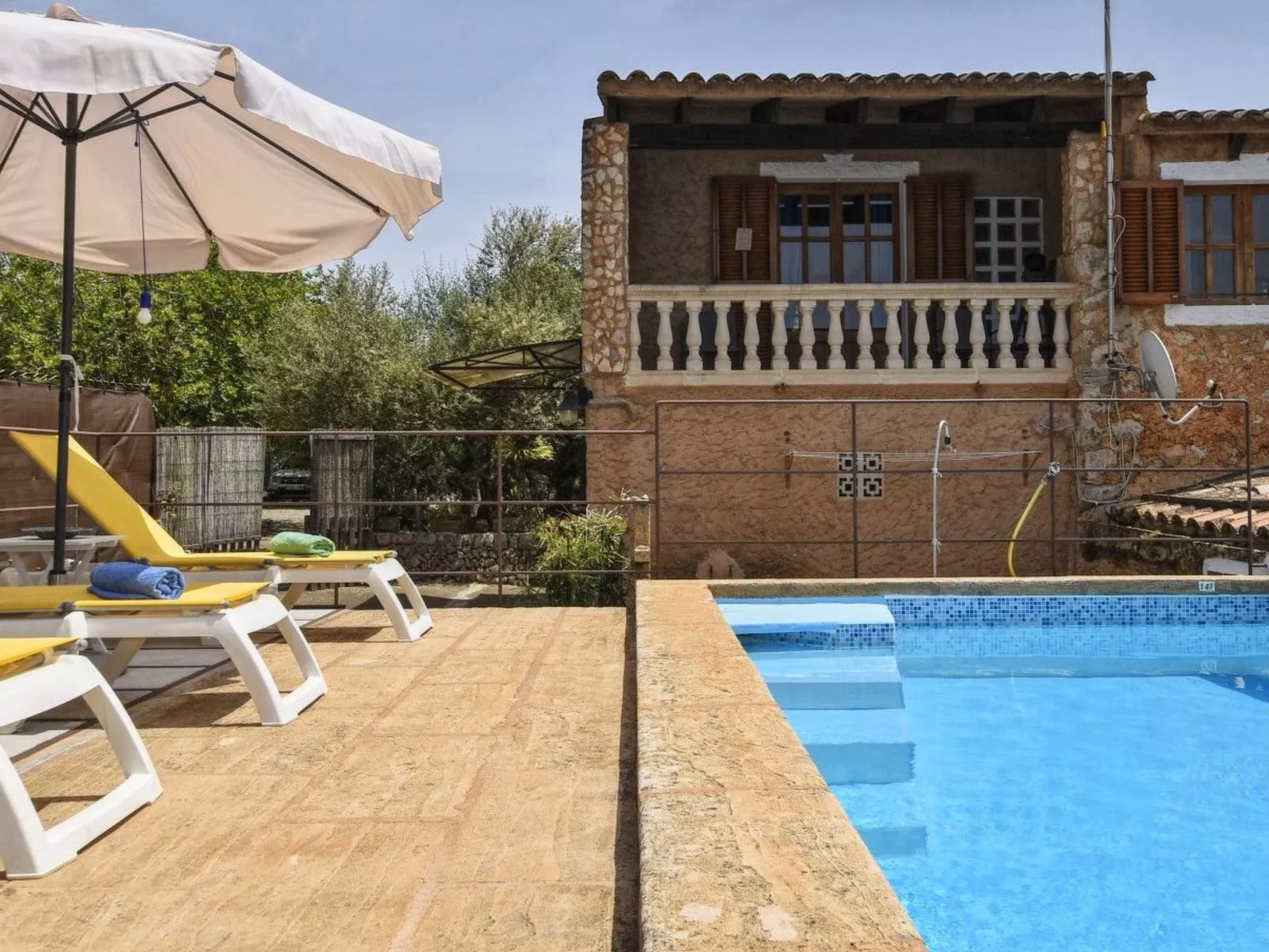 MONTSERRAT  ( SON PERETO ) - Buiten