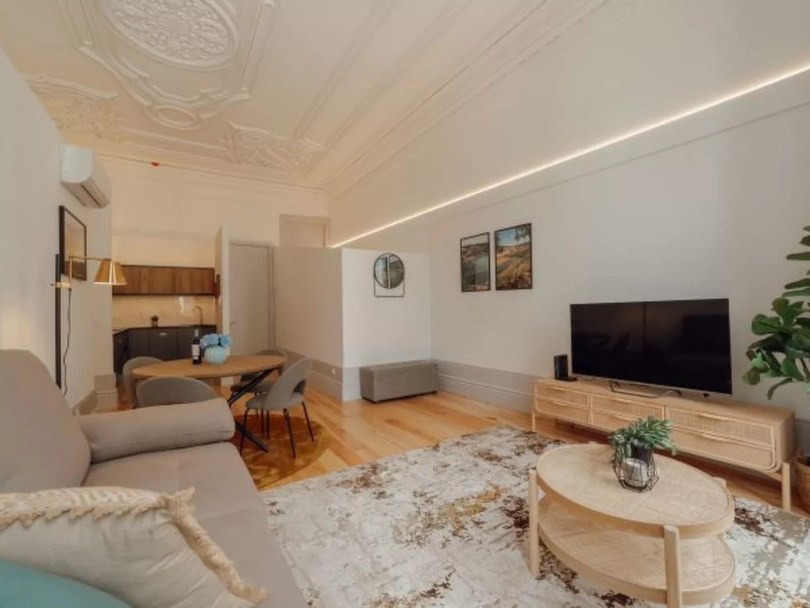 HEART OF PORTO APARTMENT A by VACATIONY - Binnen