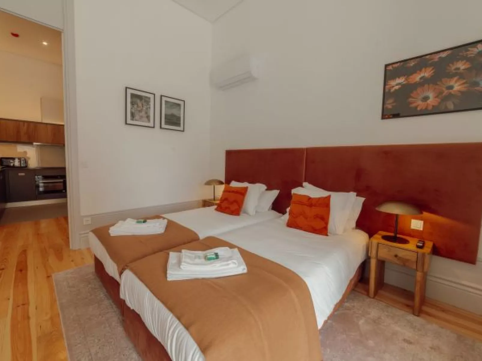 HEART OF PORTO APARTMENT B TERRACE by VACATIONY - Binnen