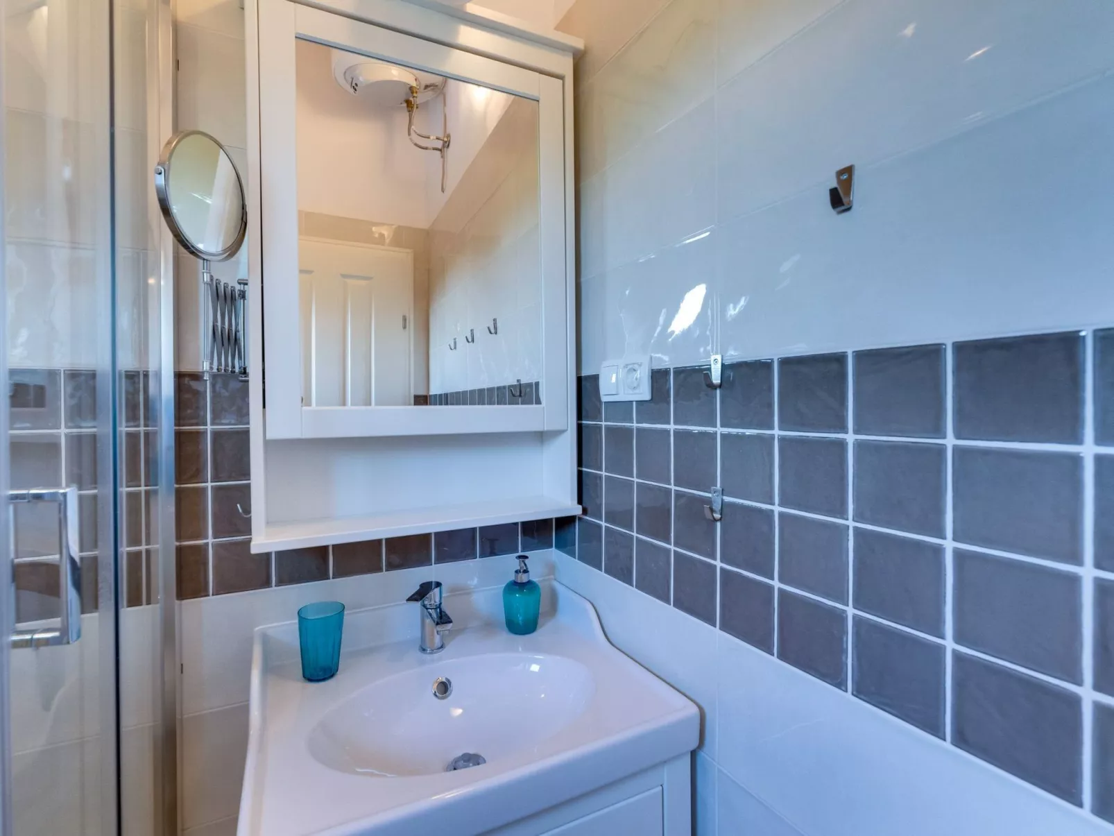 Eine luxuriöse Villa "Maslina" mit Pool und Grill - Image-tags.info