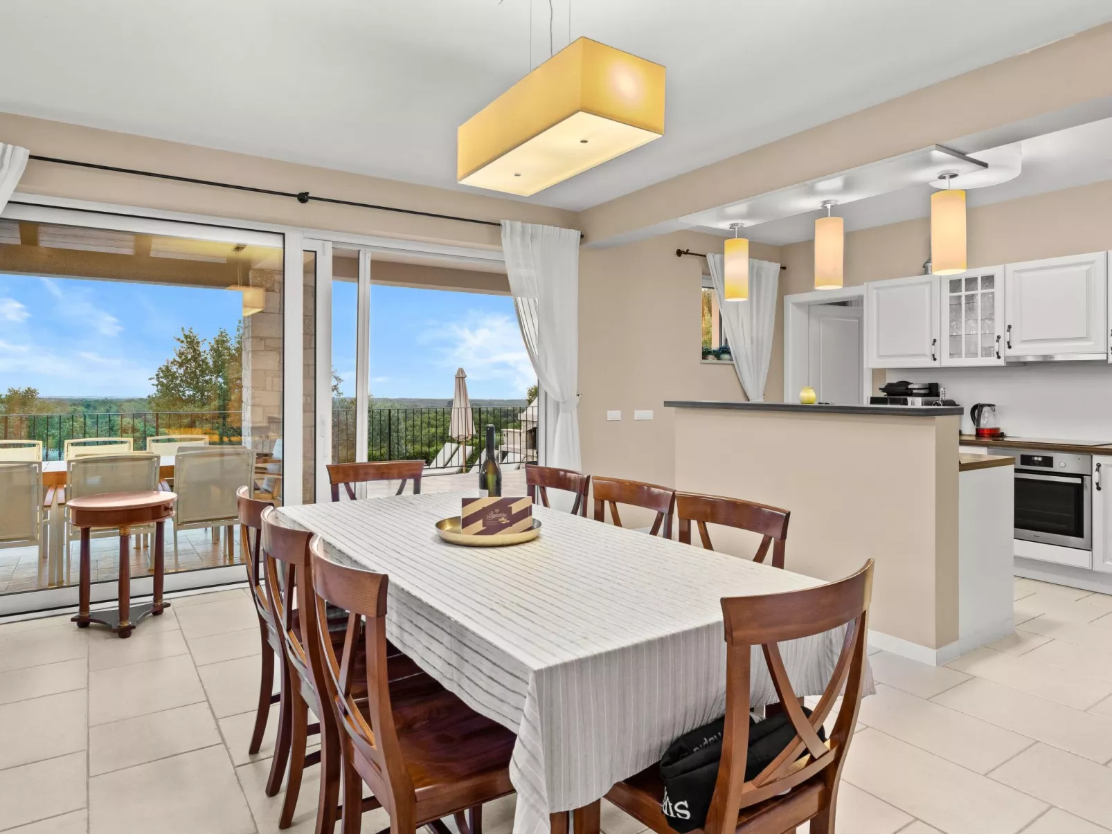 Romantische Villa mit Meerblick, Pool und Jacuzz - Image-tags.info