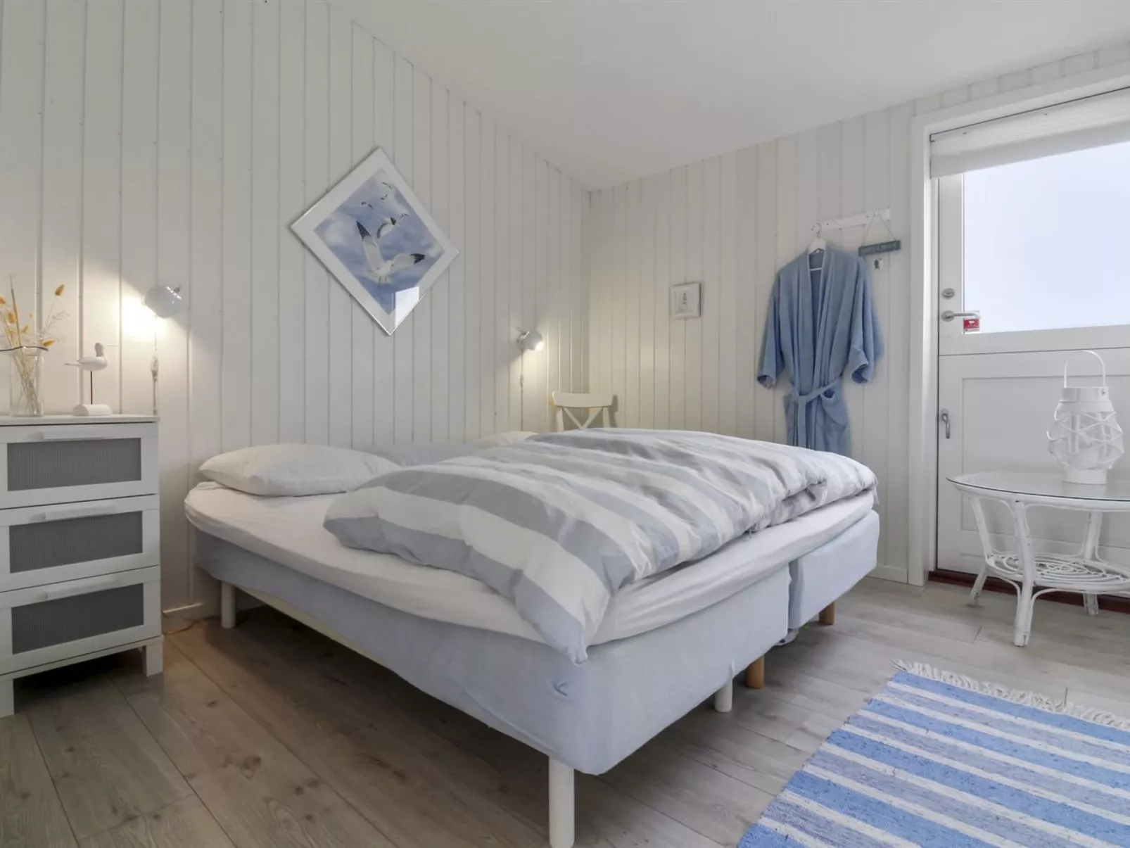 "Ingvild" - 150m from the sea - Binnen