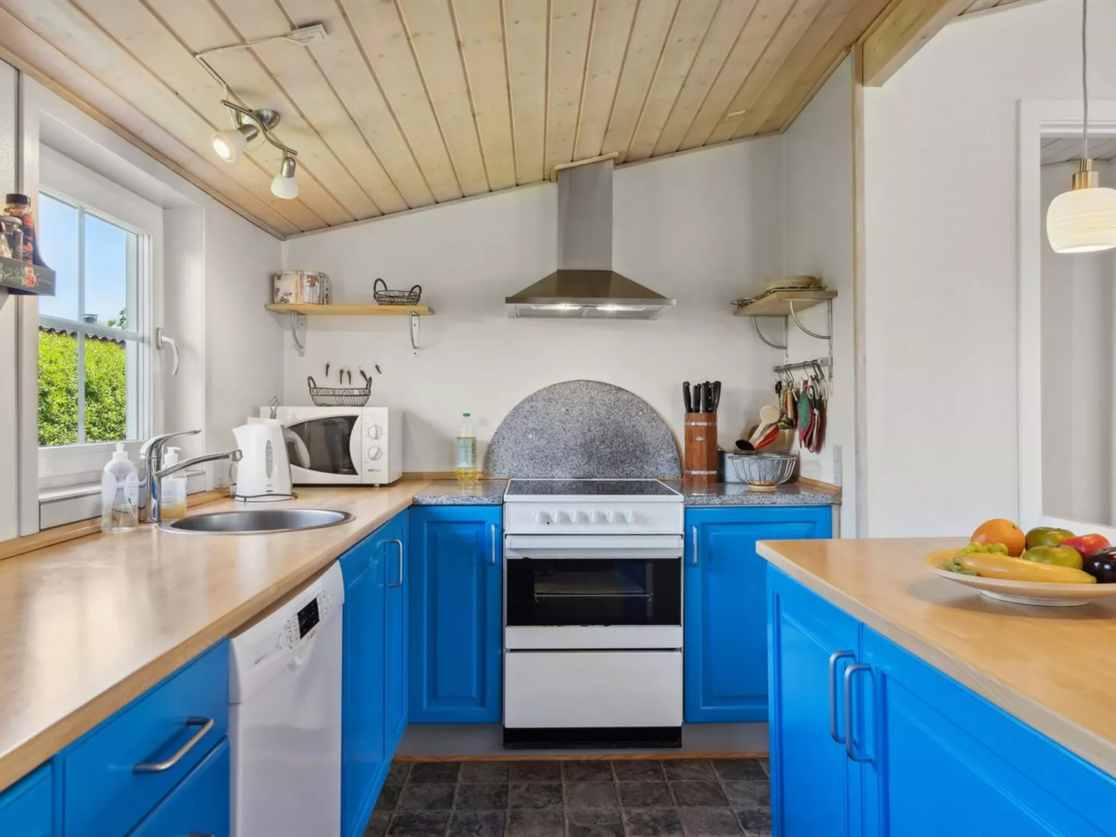 "Amy" - 150m from the sea - Binnen