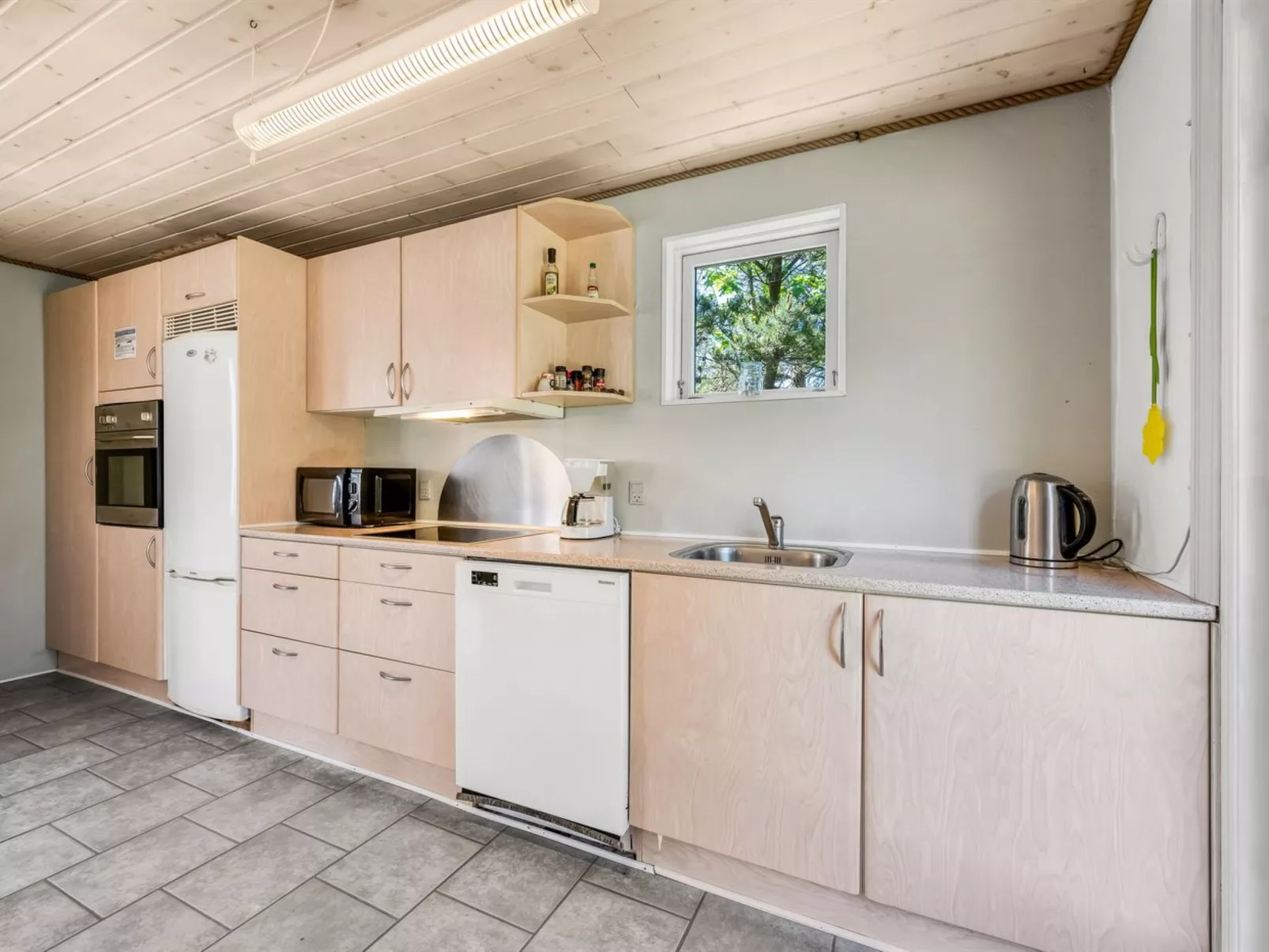 "Jonnhild" - 700m from the sea - Binnen