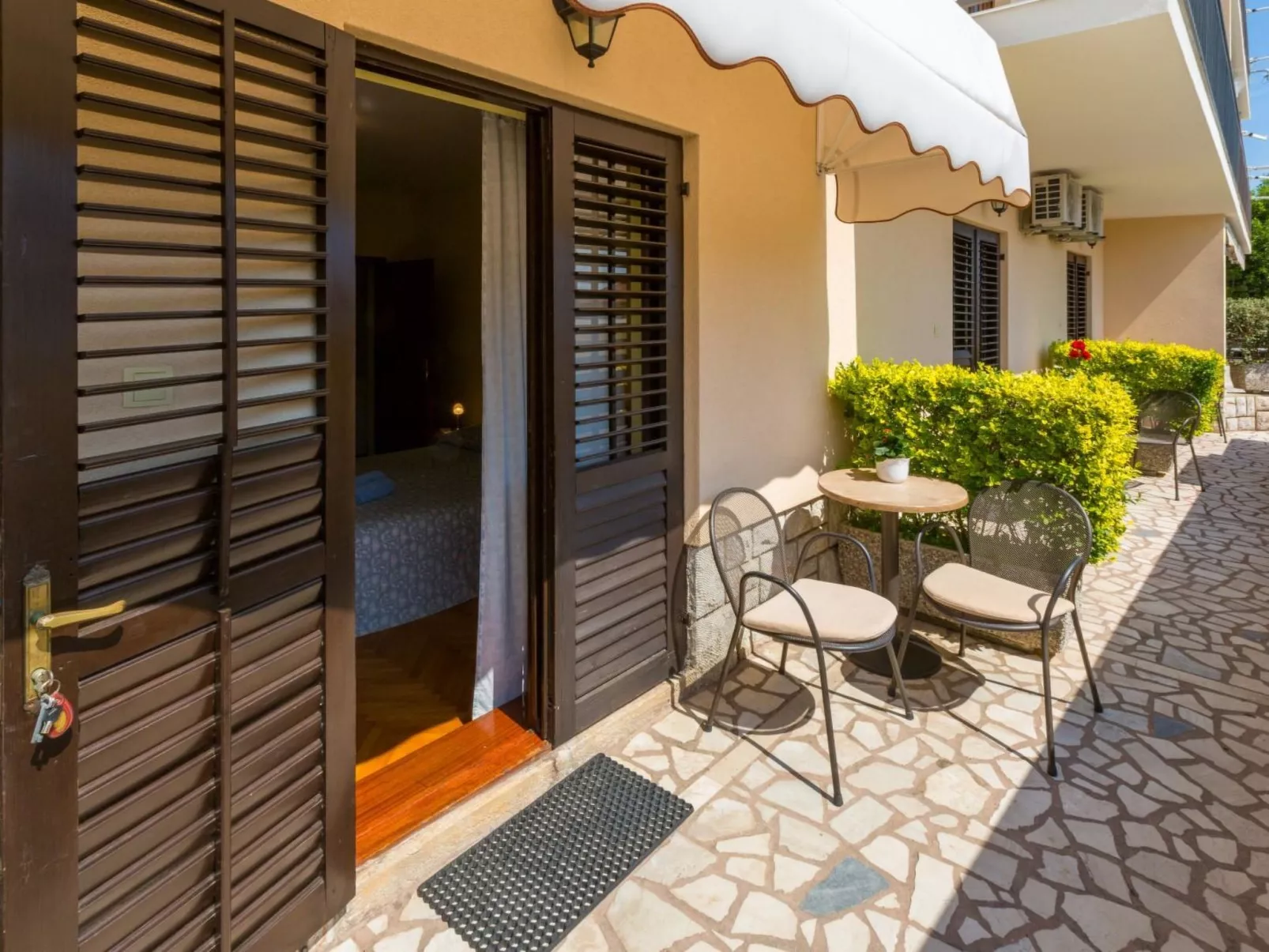 IVANKA 3 / HR-02419-03 - Buiten