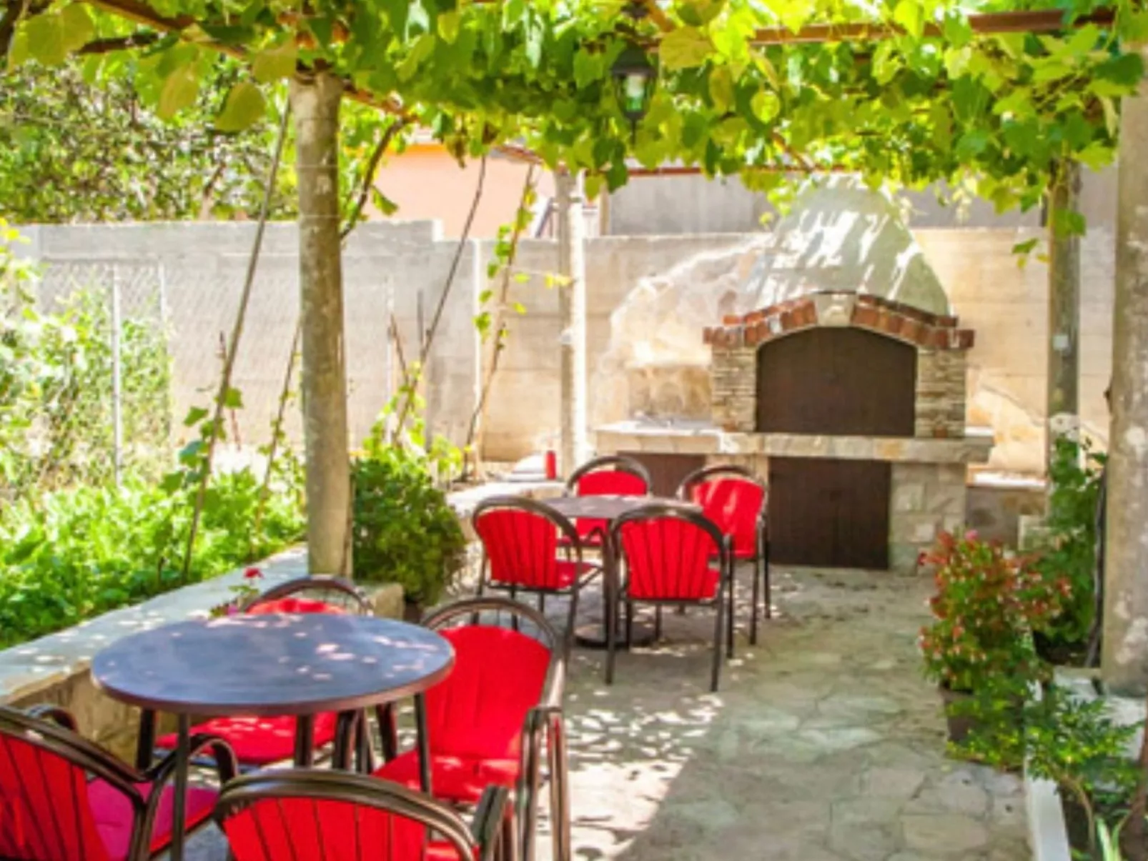 Ljubica Two - Schlafzimmer-Apartment mit Terrasse - Buiten