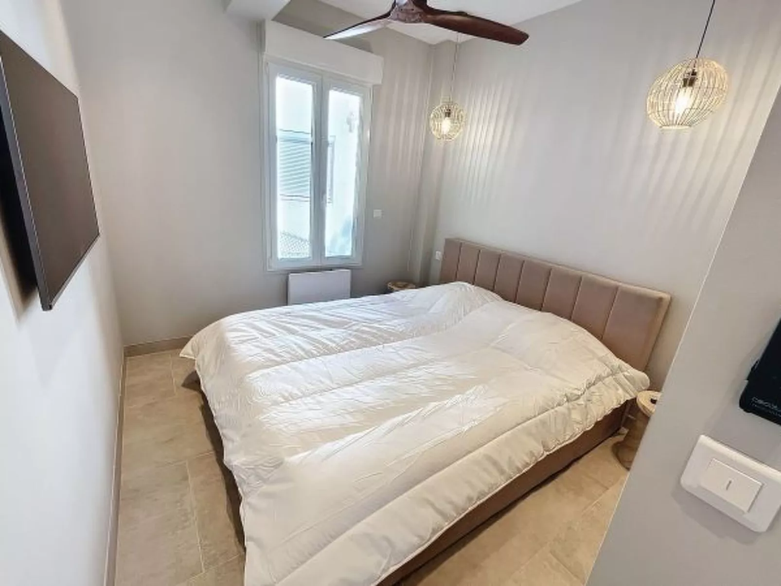 Lovely 1 bedroom Pasteur  246 - Image-tags.info