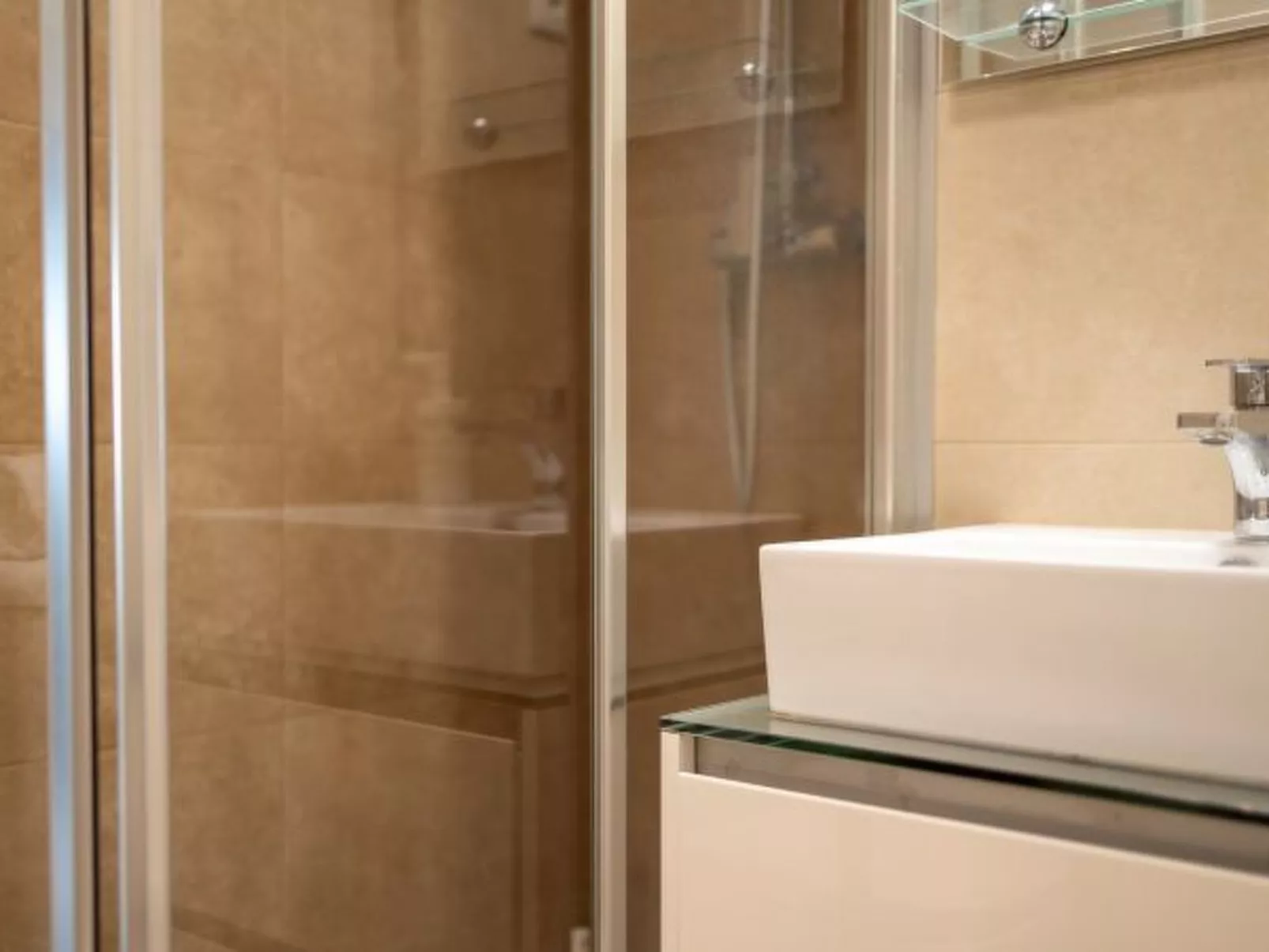 Alfama District Apartments - Santiago - Binnen