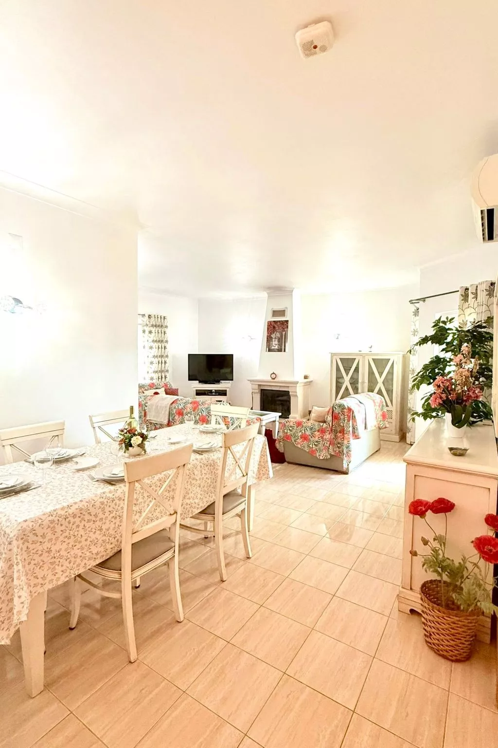 Mit beheiztem Pool - Binnen