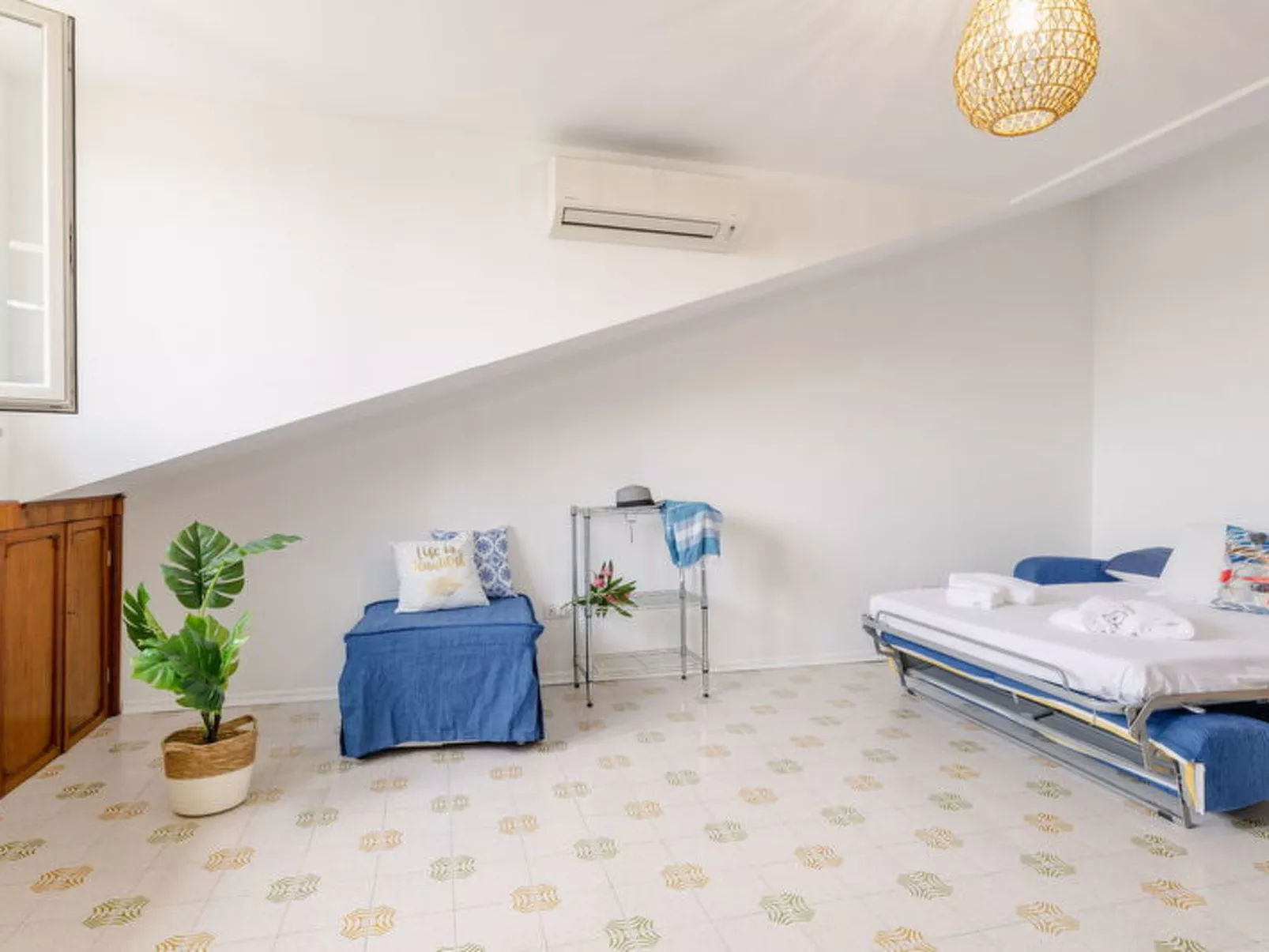 Conero Bluloft - Binnen