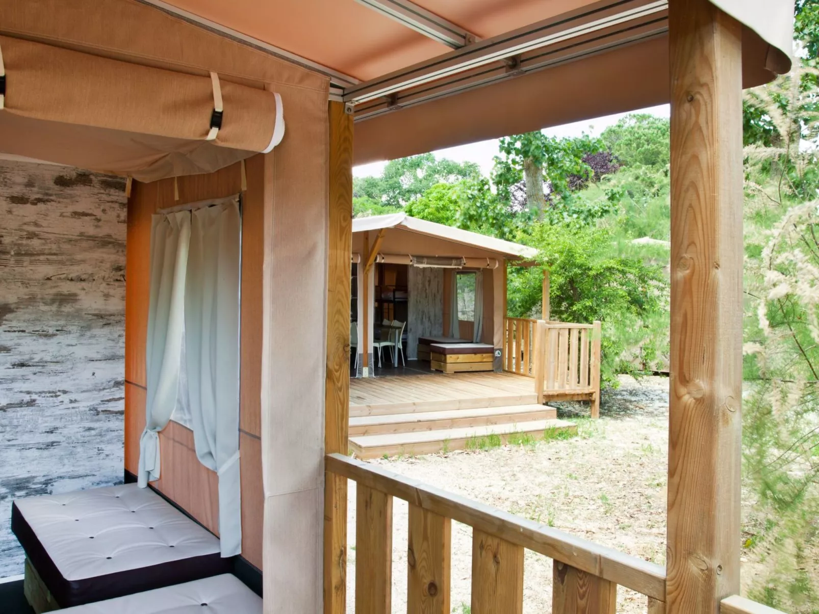 Safari-Lodge-Zelt in Castiglione della Pescaia - Binnen