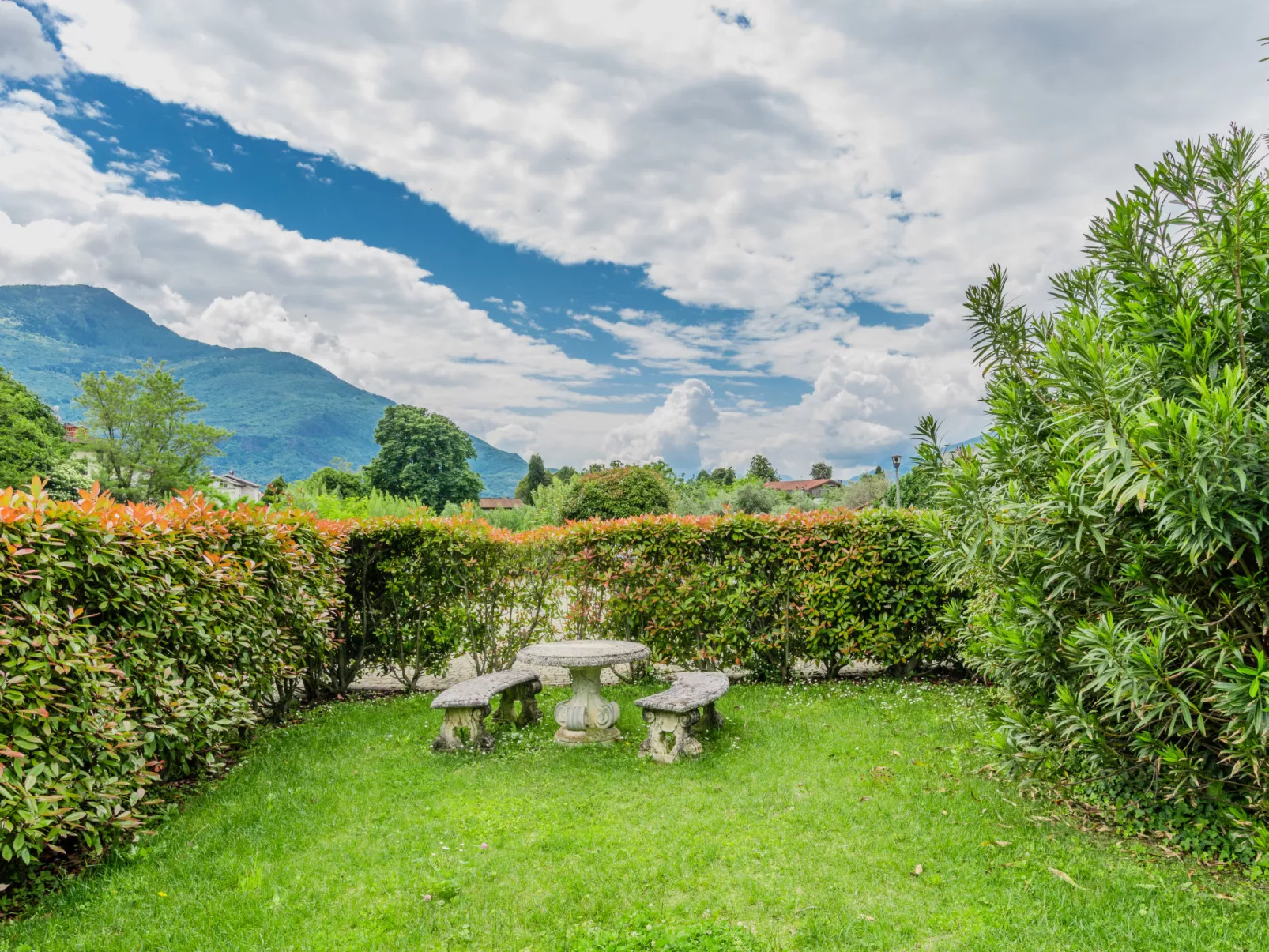 Sole e Fiori - Buiten