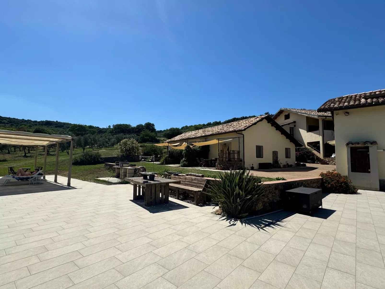 Tolles Reihenhaus im Olivenhain - Buiten