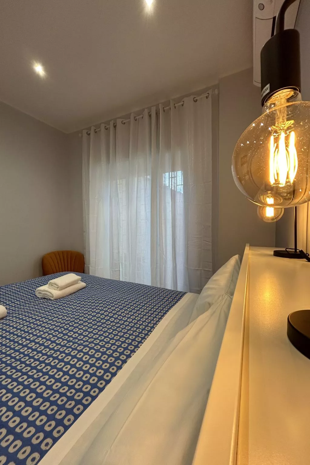 'Vatican Vibes - Binnen