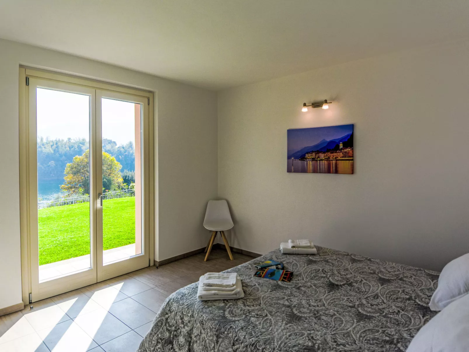 The View Lake Como - Binnen