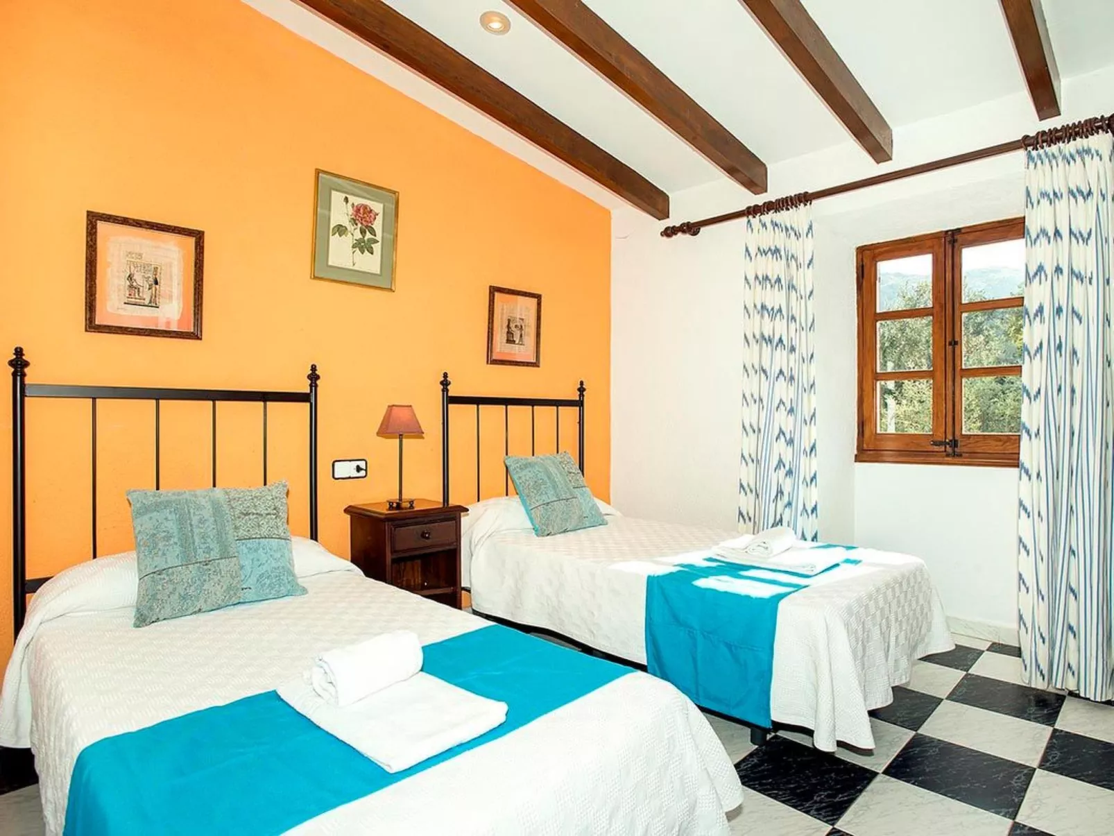 Impresionate Villa para 12 , Cala San Vicente - Binnen