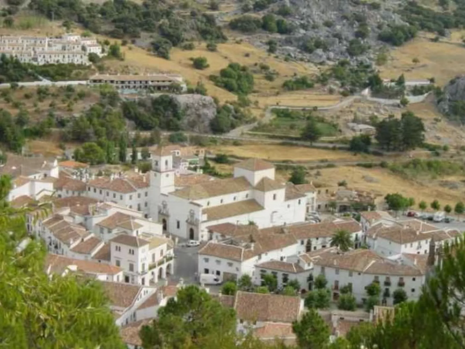 Mit Terrasse in der Nähe eines Wasserfalls - Buiten