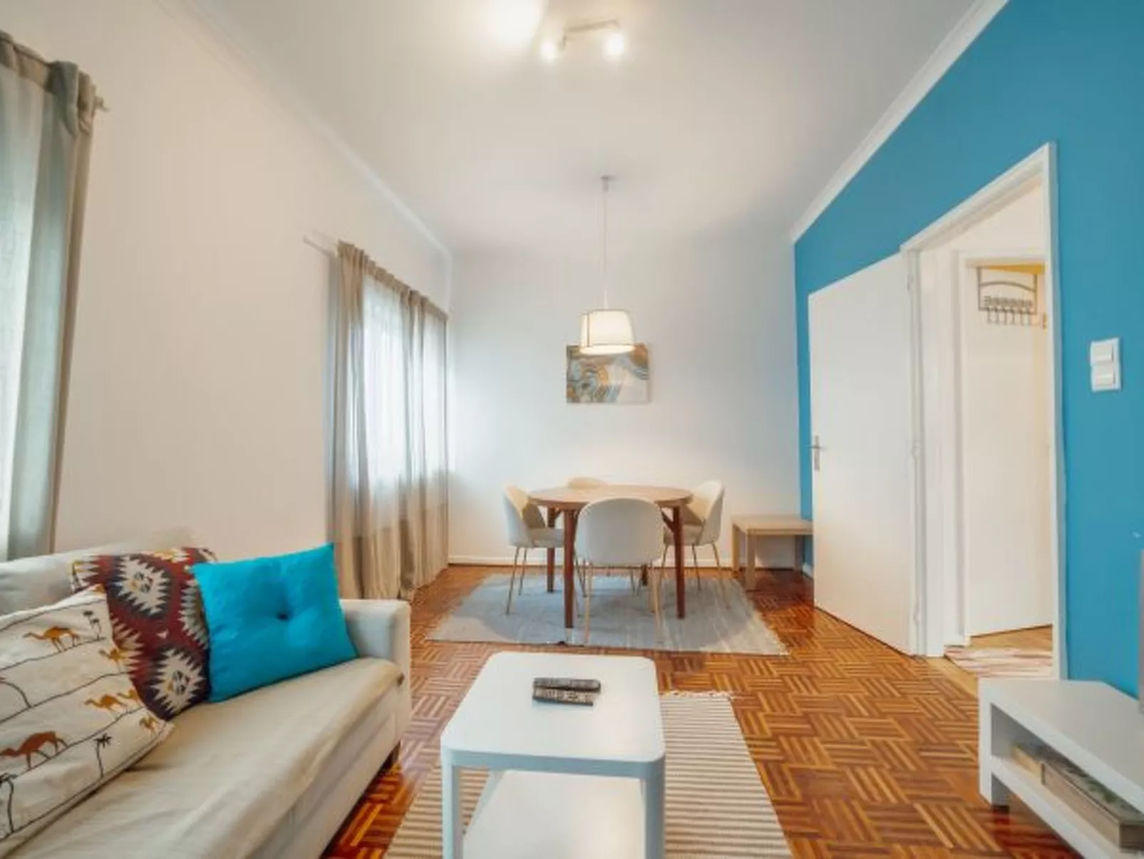 SUMMER FLAT by VACATIONY - Binnen